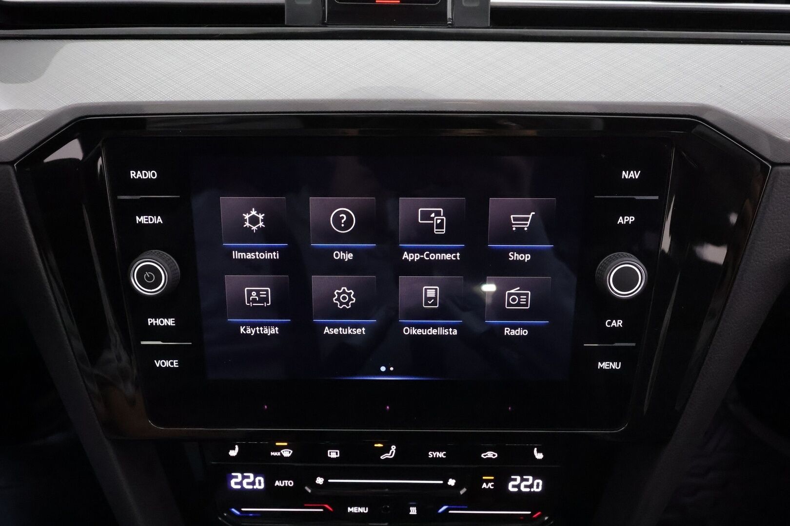 Volkswagen Passat 2021 Sedan Style 1,5 TSI EVO 110 kW DSG * Webasto / ACC / LED / P.kamera / Navi / Kaistavahti / Keyless * - 1-om Suomi-auto / Kahdet renkaat aluvanteilla