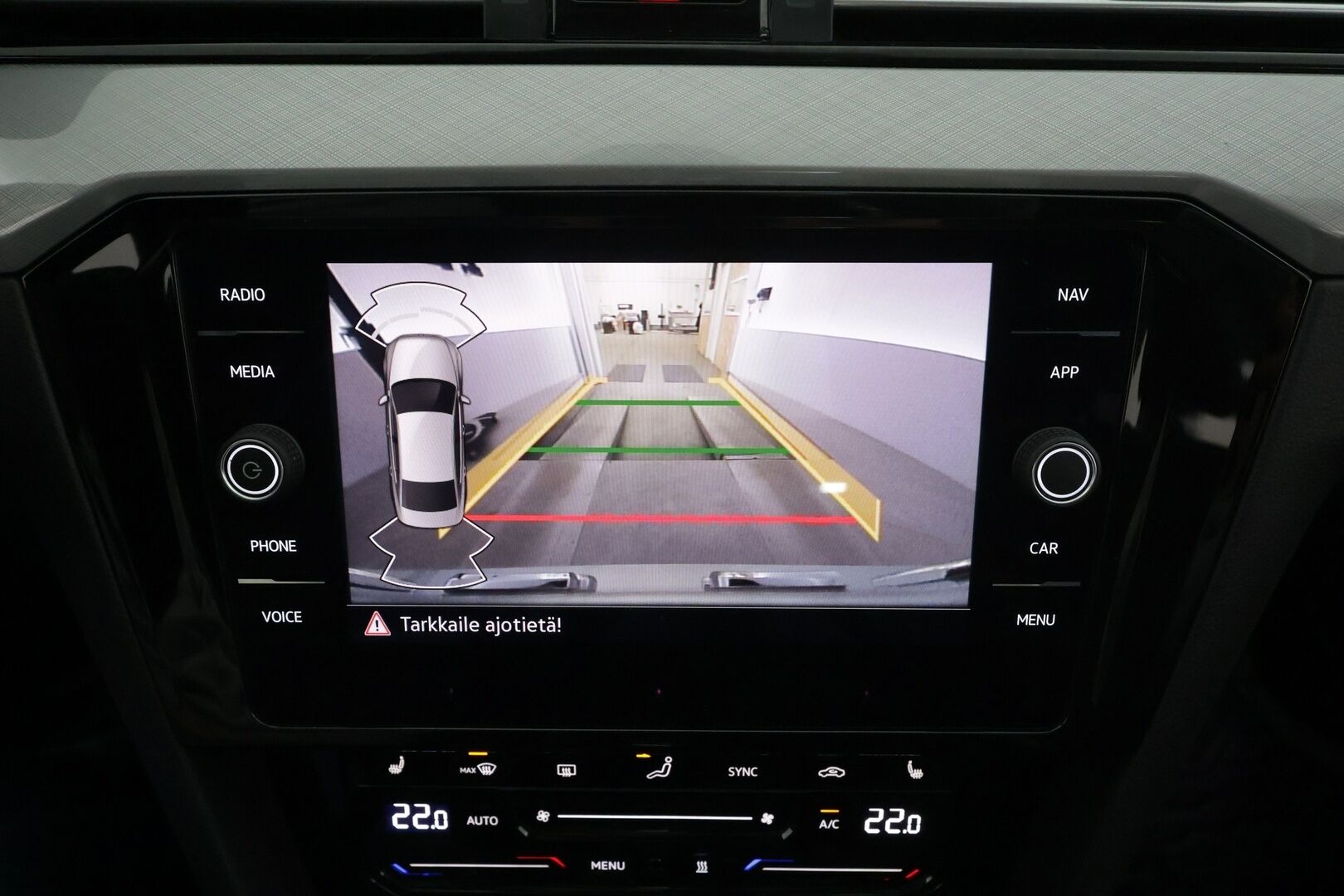 Volkswagen Passat 2021 Sedan Style 1,5 TSI EVO 110 kW DSG * Webasto / ACC / LED / P.kamera / Navi / Kaistavahti / Keyless * - 1-om Suomi-auto / Kahdet renkaat aluvanteilla