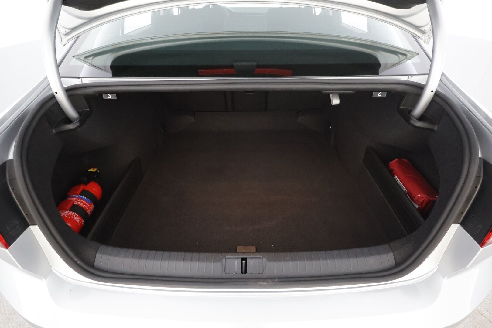 Volkswagen Passat 2021 Sedan Style 1,5 TSI EVO 110 kW DSG * Webasto / ACC / LED / P.kamera / Navi / Kaistavahti / Keyless * - 1-om Suomi-auto / Kahdet renkaat aluvanteilla