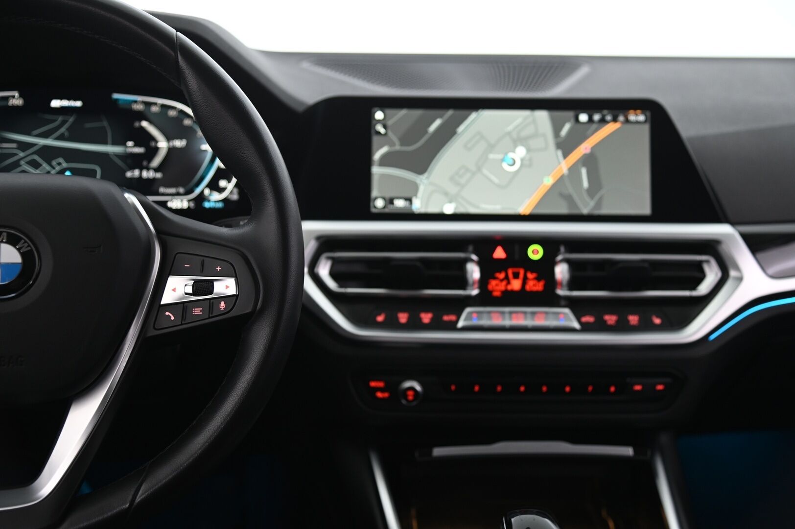 BMW 330 2021 G21 Touring 330e xDrive A Charged Edition Sport - ACC | Tutkat | Alletaittuva vetokoukku | Navi | 2xrenkaat&vanteet | Ambient Light | Suomi-auto