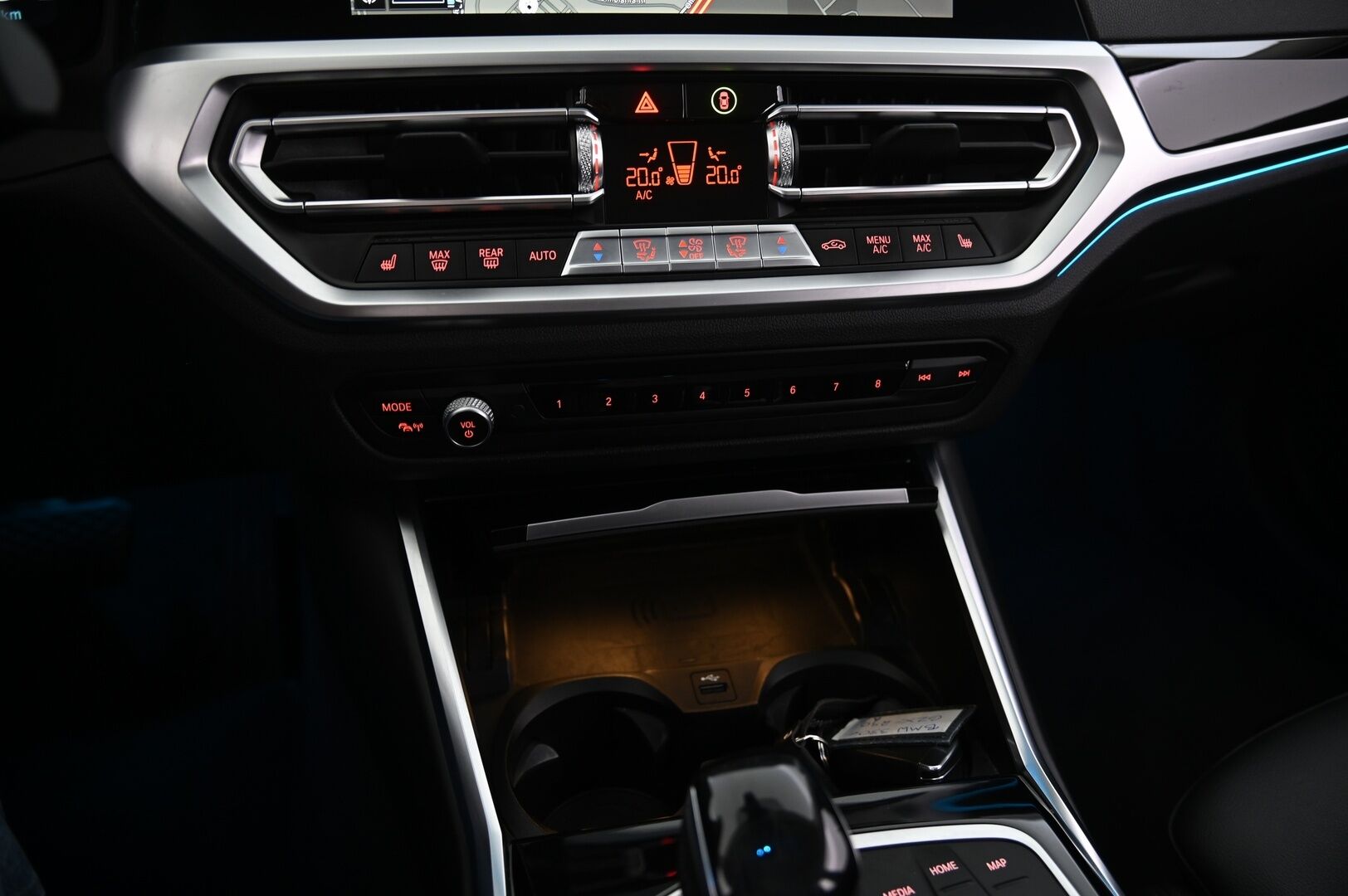 BMW 330 2021 G21 Touring 330e xDrive A Charged Edition Sport - ACC | Tutkat | Alletaittuva vetokoukku | Navi | 2xrenkaat&vanteet | Ambient Light | Suomi-auto