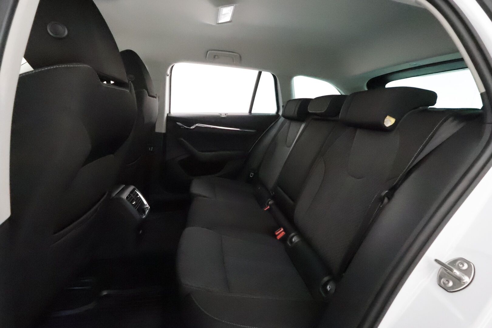 Skoda Octavia 2021 Combi 1,0 TSI Style eTEC DSG **Webasto / Matrix-LED / ACC / P. Kamera / Navi / Kaistavahti / Digimittaristo / Keyless** - 1-om Suomi-auto / Kahdet Renkaat