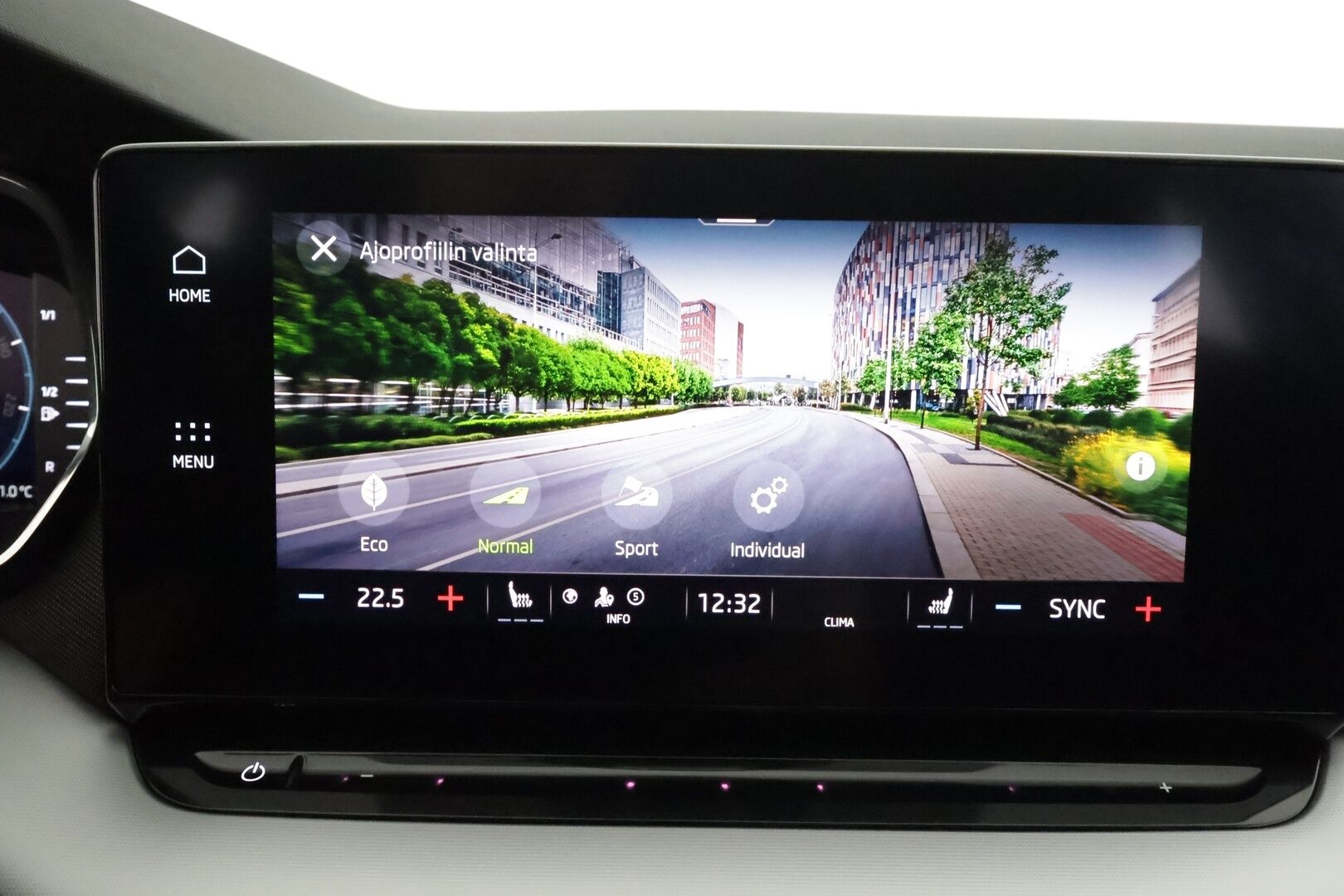 Skoda Octavia 2021 Combi 1,0 TSI Style eTEC DSG **Webasto / Matrix-LED / ACC / P. Kamera / Navi / Kaistavahti / Digimittaristo / Keyless** - 1-om Suomi-auto / Kahdet Renkaat