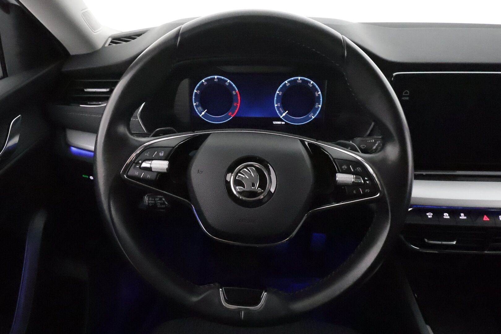 Skoda Octavia 2021 Combi 1,0 TSI Style eTEC DSG **Webasto / Matrix-LED / ACC / P. Kamera / Navi / Kaistavahti / Digimittaristo / Keyless** - 1-om Suomi-auto / Kahdet Renkaat
