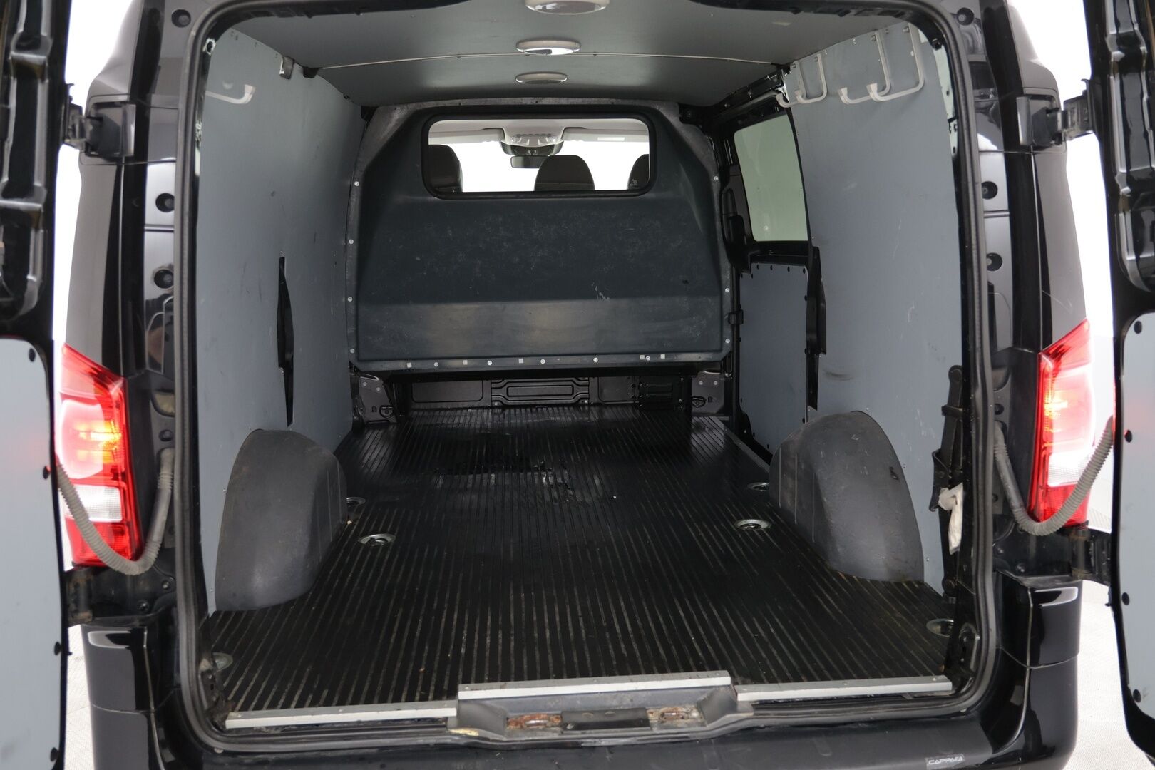 Mercedes-Benz Vito 2021 116CDI 4x4-3,05/32K keskipitkä A2 A 4MATIC Black Series - | Suomi-auto | ALV | Distronic+ | Webasto | P-kamera | Koukku | Nahkasisusta | Pariovet |