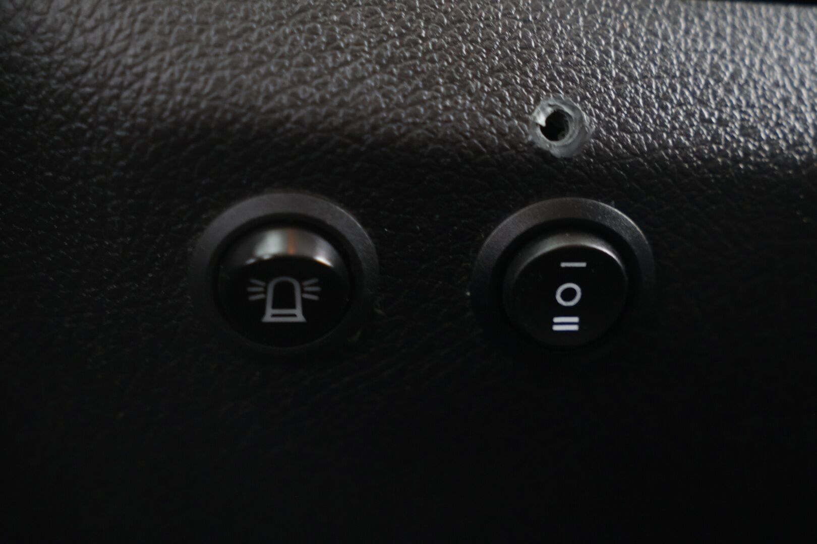 Mercedes-Benz Vito 2021 116CDI 4x4-3,05/32K keskipitkä A2 A 4MATIC Black Series / ALV / Distronic+ / Webasto / P-kamera / Koukku / Nahkasisusta - Suomi-auto / Pariovet / Siisti! - HULLUT AVAJAISHULINAT KORKOTARJOUS 3,29 %