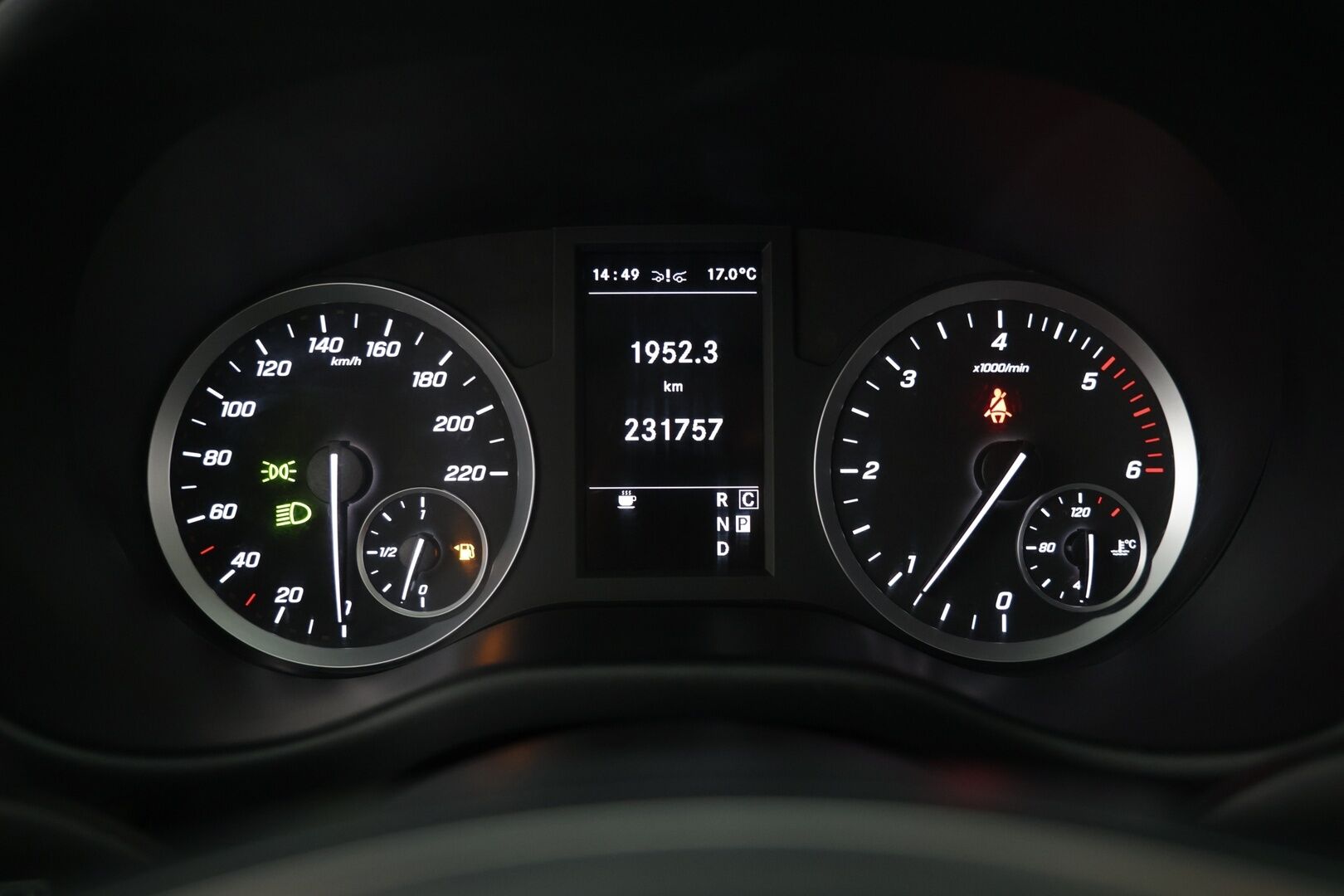 Mercedes-Benz Vito 2021 116CDI 4x4-3,05/32K keskipitkä A2 A 4MATIC Black Series / ALV / Distronic+ / Webasto / P-kamera / Koukku / Nahkasisusta - Suomi-auto / Pariovet / Siisti! - HULLUT AVAJAISHULINAT KORKOTARJOUS 3,29 %