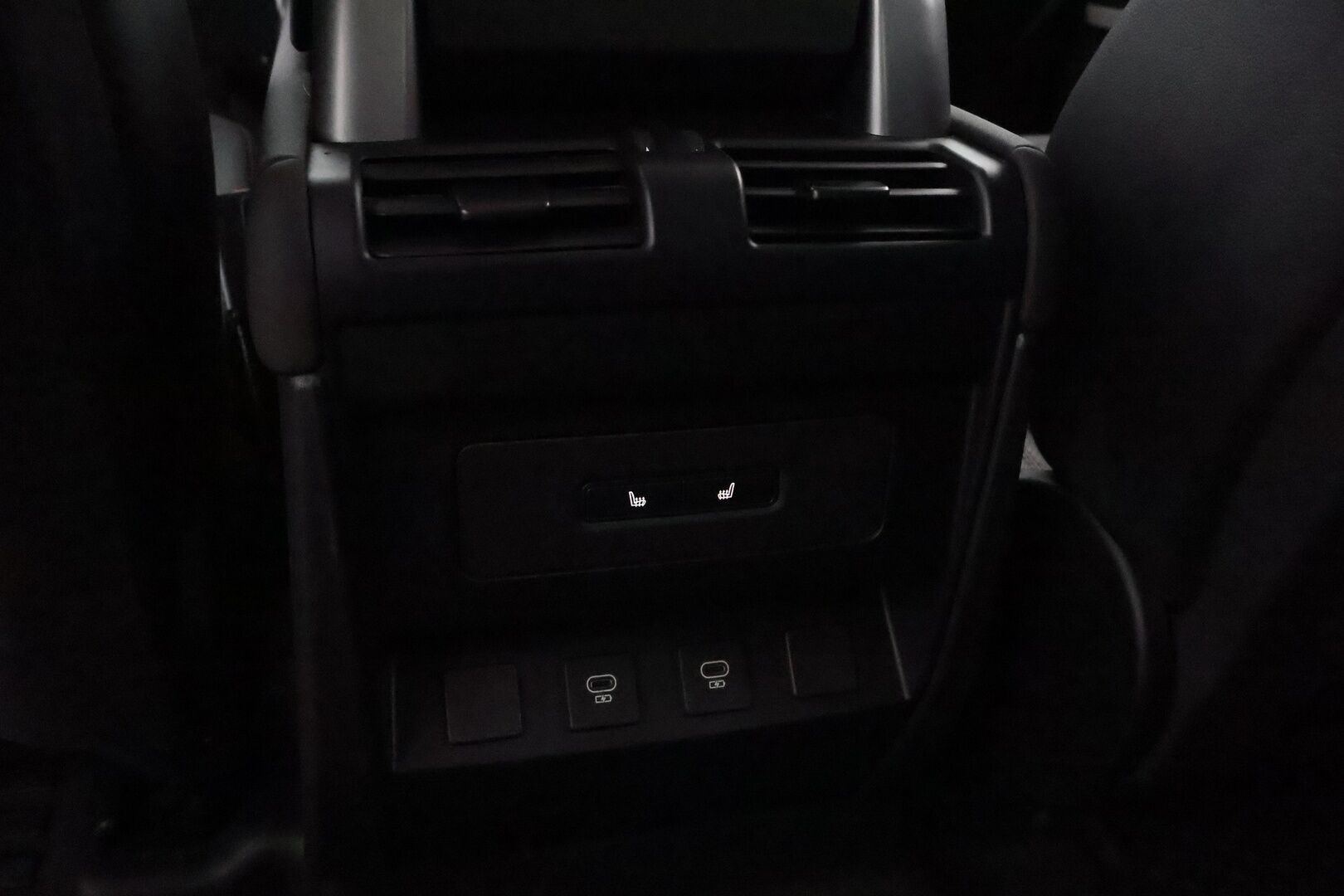 Land Rover Defender 2023 110 P400e Plug-in Hybrid SE 23MY - 1OM Suomiauto / Webasto / Meridian / Matrix LED /  Adapt.Vakkari / Ilma-Alusta / Vetokoukku / Nahkasisusta / Supervarusteet! - HULLUT JOULUT KORKOTARJOUS 2,49% 