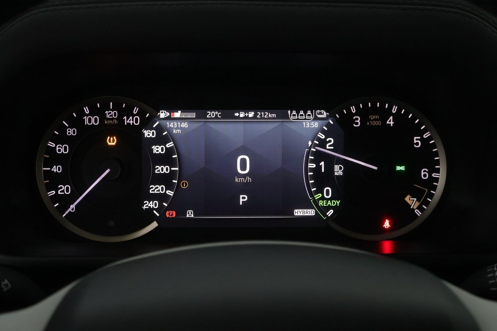 Land Rover Defender 2023 110 P400e Plug-in Hybrid SE 23MY * 1OM Suomiauto / Webasto / Meridian Surround / Matrix LED / Koukku / Nahkasisusta - Adapt.Vakkari / Ilma-Alusta / Terrain Response / Muistipenkki / Lämpölasi / SUPERVARUSTEET!