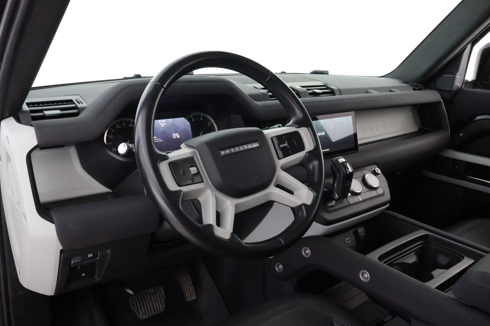 Land Rover Defender 2023 110 P400e Plug-in Hybrid SE 23MY * 1OM Suomiauto / Webasto / Meridian Surround / Matrix LED / Koukku / Nahkasisusta - Adapt.Vakkari / Ilma-Alusta / Terrain Response / Muistipenkki / Lämpölasi / SUPERVARUSTEET!