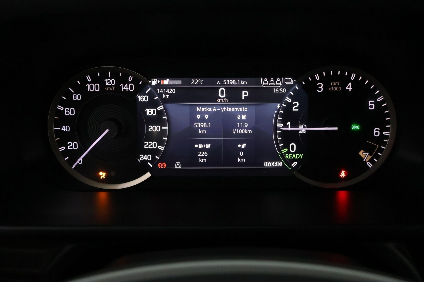Land Rover Defender 2023 110 P400e Plug-in Hybrid SE 23MY - 2,99 % KORKOTARJOUS TÄHÄN AUTOON - 1OM Suomiauto / Webasto / Meridian / Matrix LED /  Adapt.Vakkari / Ilma-Alusta / Vetokoukku / Nahkasisusta / Supervarusteet!