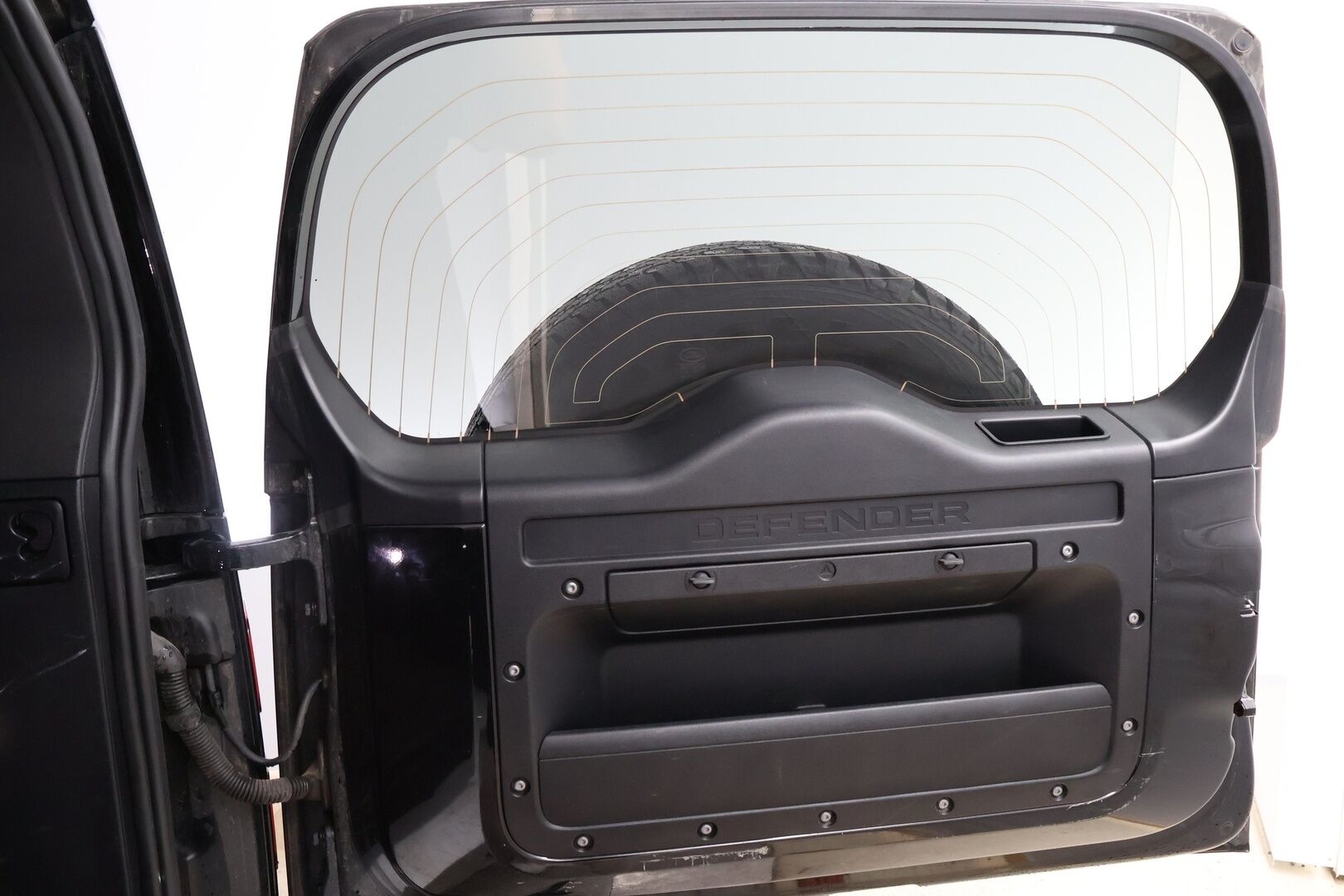 Land Rover Defender 2023 110 P400e Plug-in Hybrid SE 23MY - 1OM Suomiauto / Webasto / Meridian / Matrix LED /  Adapt.Vakkari / Ilma-Alusta / Vetokoukku / Nahkasisusta / Supervarusteet! - HULLUT JOULUT KORKOTARJOUS 2,49% 