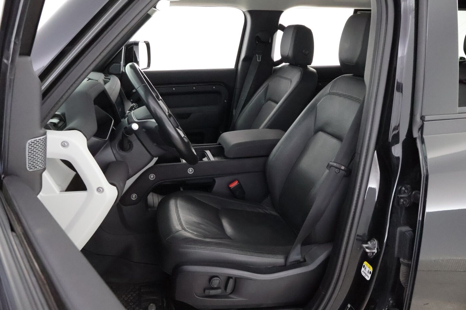 Land Rover Defender 2023 110 P400e Plug-in Hybrid SE 23MY * 1OM Suomiauto / Webasto / Meridian Surround / Matrix LED / Koukku / Nahkasisusta - Adapt.Vakkari / Ilma-Alusta / Terrain Response / Muistipenkki / Lämpölasi / SUPERVARUSTEET!