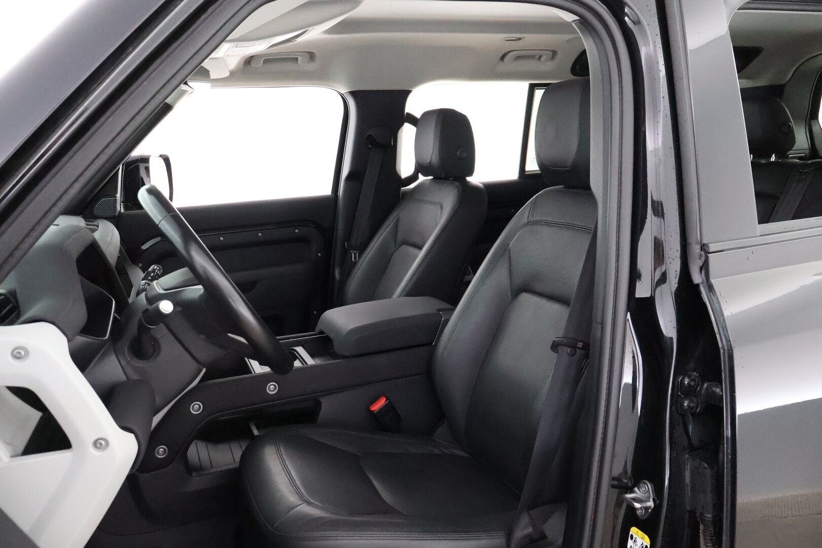 Land Rover Defender 2023 110 P400e Plug-in Hybrid SE 23MY - 1OM Suomiauto / Webasto / Meridian / Matrix LED /  Adapt.Vakkari / Ilma-Alusta / Vetokoukku / Nahkasisusta / Supervarusteet! - HULLUT JOULUT KORKOTARJOUS 2,49% 