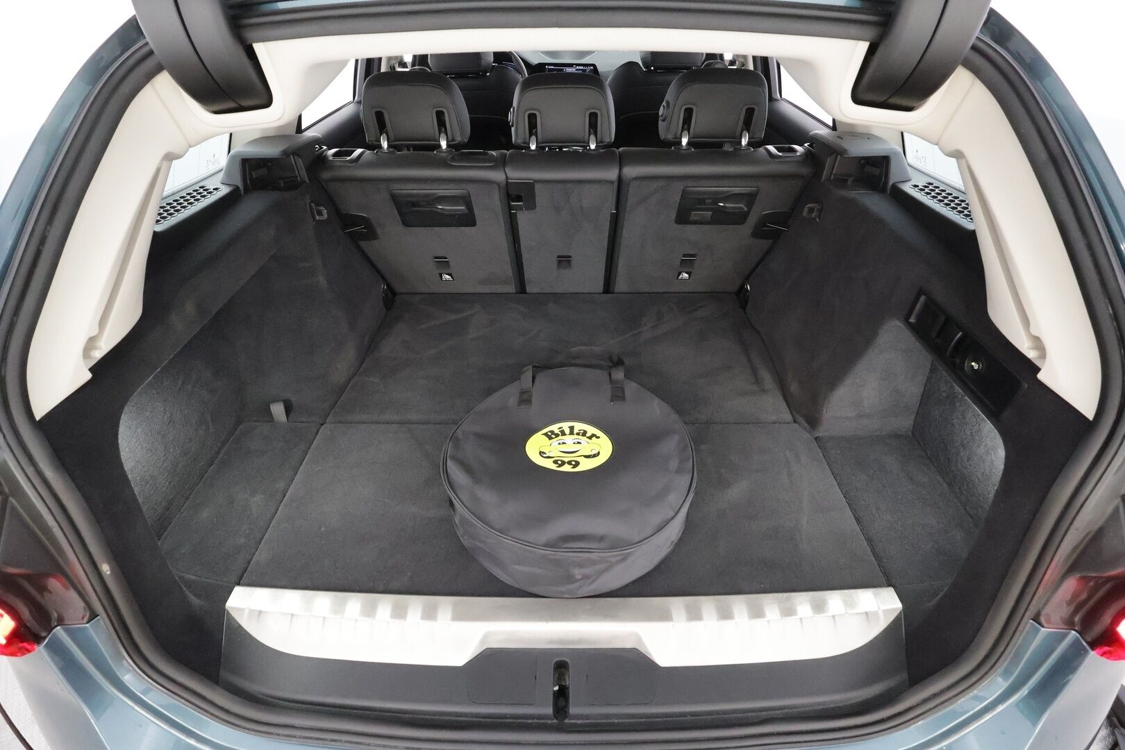 BMW 330 2021 G21 Touring 330e xDrive A Charged Edition Sport * ACC / Koukku / P.Kamera / Muistipenkki / Comfort Access / Navi / LED * - Suomi-auto / Kahdet renkaat aluvanteilla - HULLUT AVAJAISHULINAT KORKOTARJOUS 3,29 %