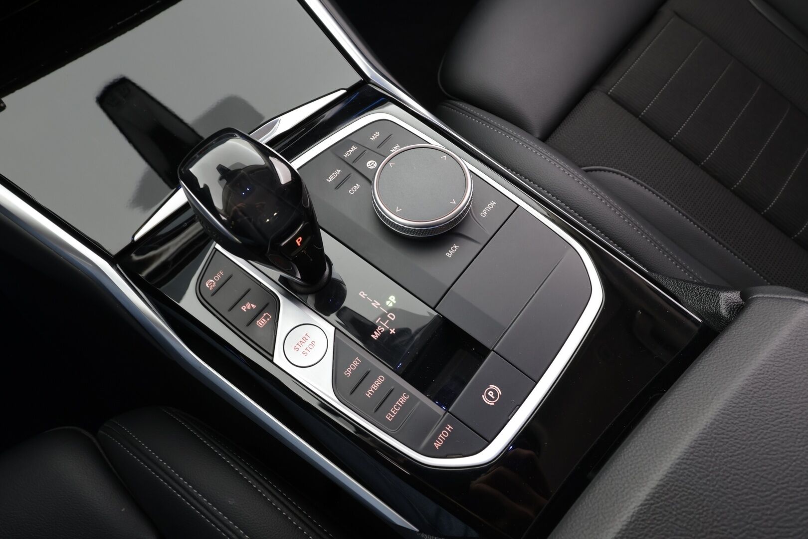 BMW 330 2021 G21 Touring 330e xDrive A Charged Edition Sport * ACC / Koukku / P.Kamera / Muistipenkki / Comfort Access / Navi / LED * - Suomi-auto / Kahdet renkaat aluvanteilla - HULLUT AVAJAISHULINAT KORKOTARJOUS 3,29 %