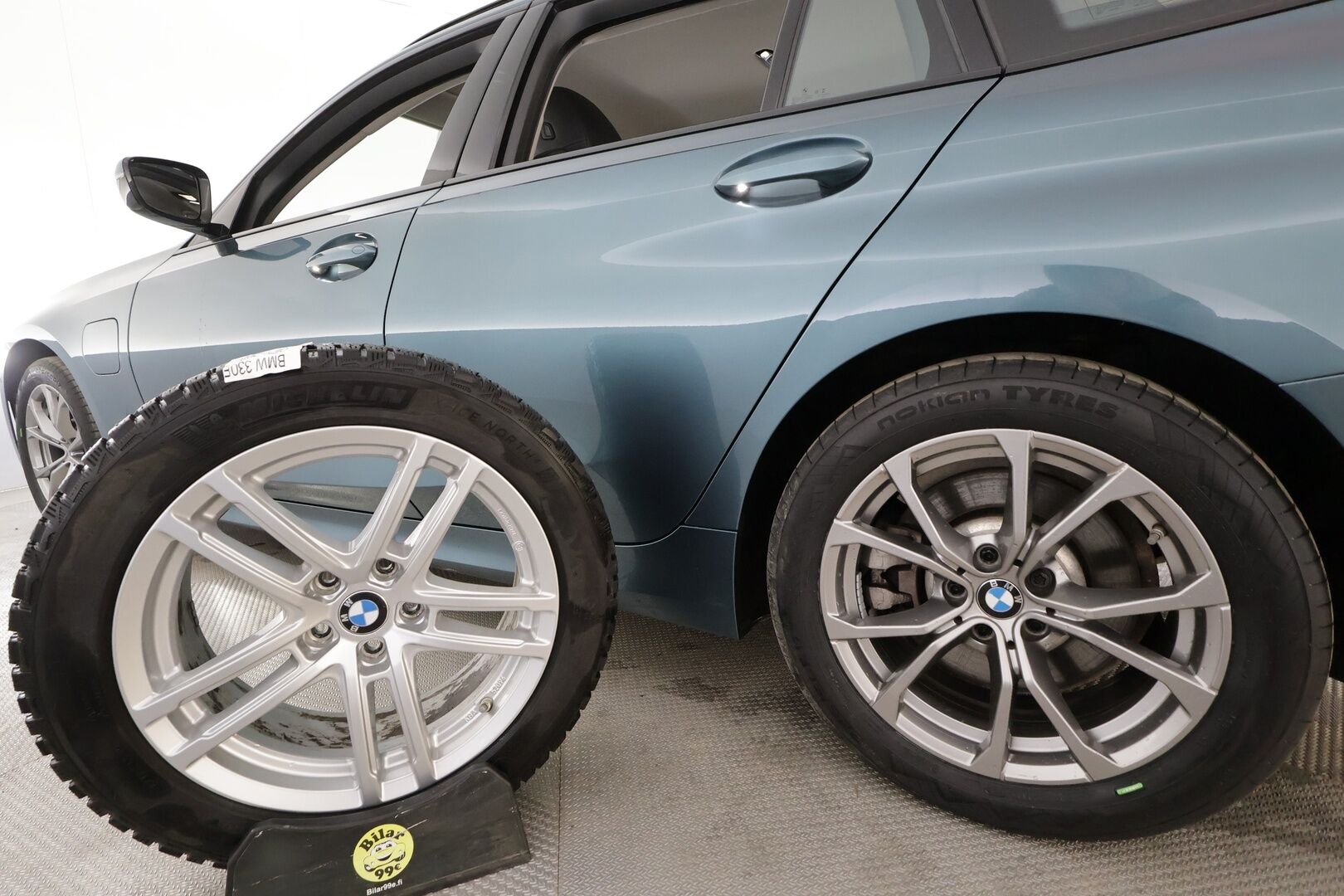 BMW 330 2021 G21 Touring 330e xDrive A Charged Edition Sport * ACC / Koukku / P.Kamera / Muistipenkki / Comfort Access / Navi / LED * - Suomi-auto / Kahdet renkaat aluvanteilla - HULLUT AVAJAISHULINAT KORKOTARJOUS 3,29 %