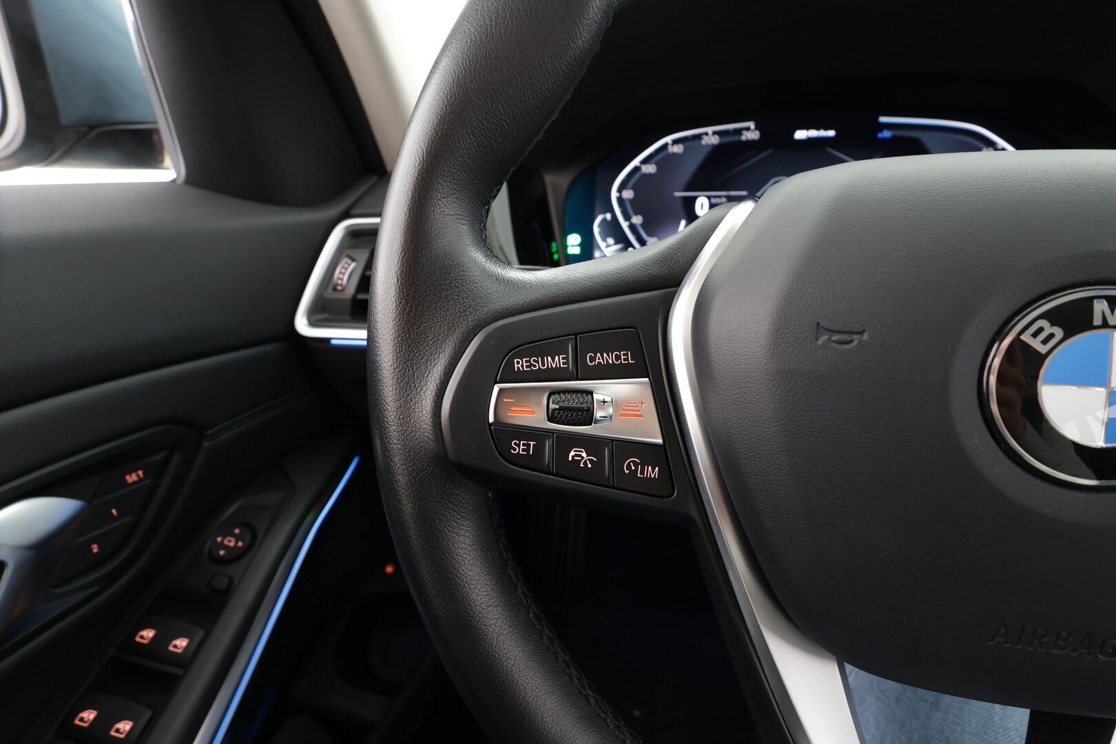 BMW 330 2021 G21 Touring 330e xDrive A Charged Edition Sport * ACC / Koukku / P.Kamera / Muistipenkki / Comfort Access / Navi / LED * - Suomi-auto / Kahdet renkaat aluvanteilla - HULLUT AVAJAISHULINAT KORKOTARJOUS 3,29 %