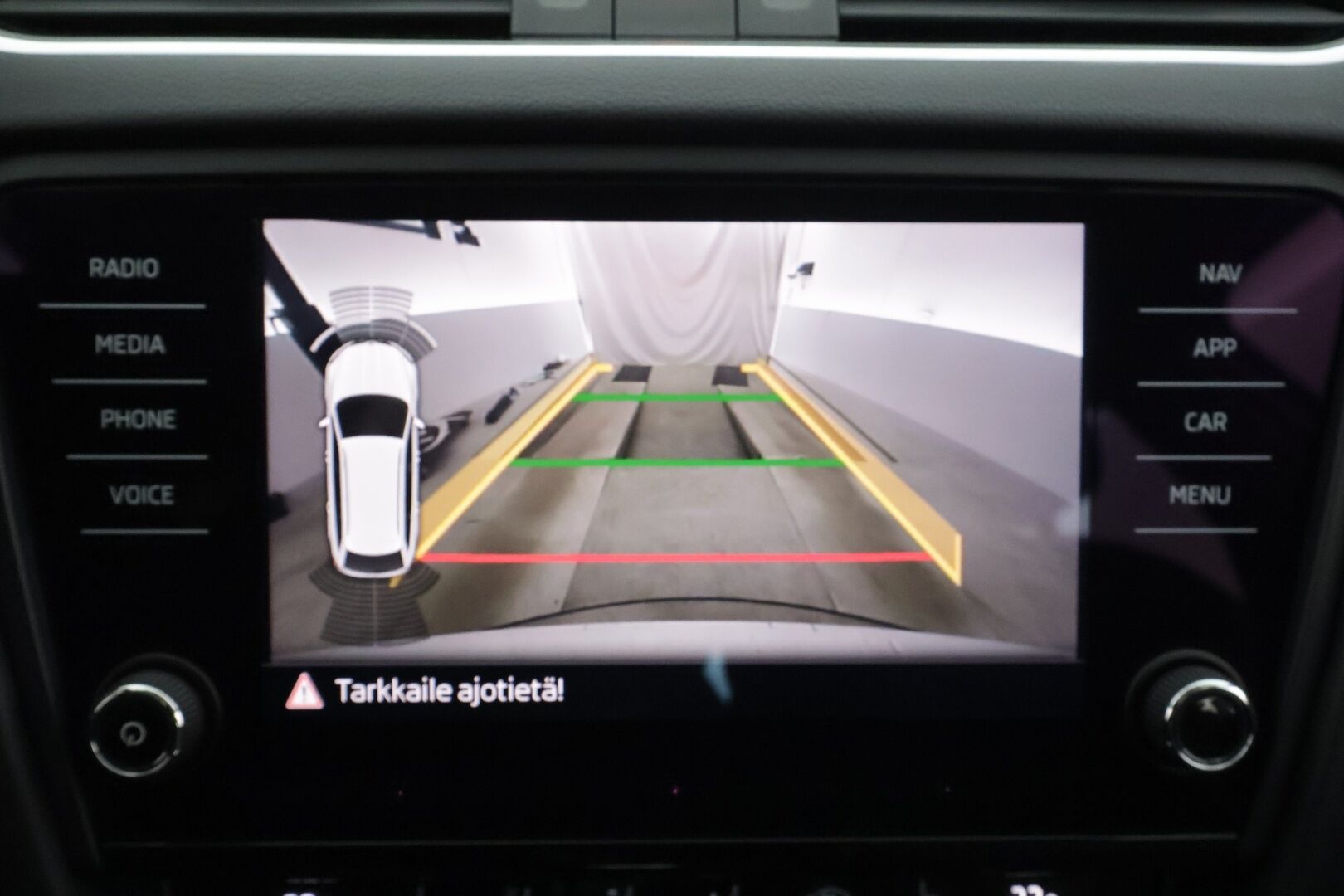 Skoda Octavia 2019 Combi 1,5 TSI Style DSG * ACC / P.kamera / Canton / Webasto / Navi / Digimittaristo / Koukku / Puolinahat / Ratinlämmitin * - Kahdet renkaat aluvanteilla