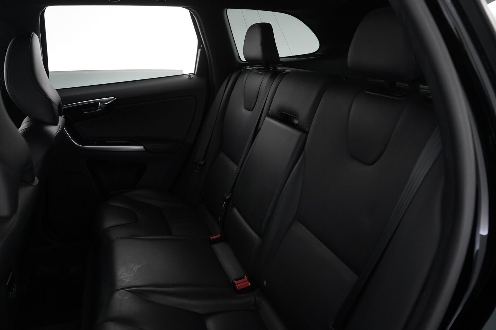 Volvo XC60 2017 D4 AWD Classic Summum aut * ACC / Webasto / Vetokoukku / Muistipenkki / VOC / Blis / Navigointi / Nahkasisusta * - Uudet kesärenkaat / Säännöllinen huoltohistoria / Hyvin varusteltu / Ei AdBlueta