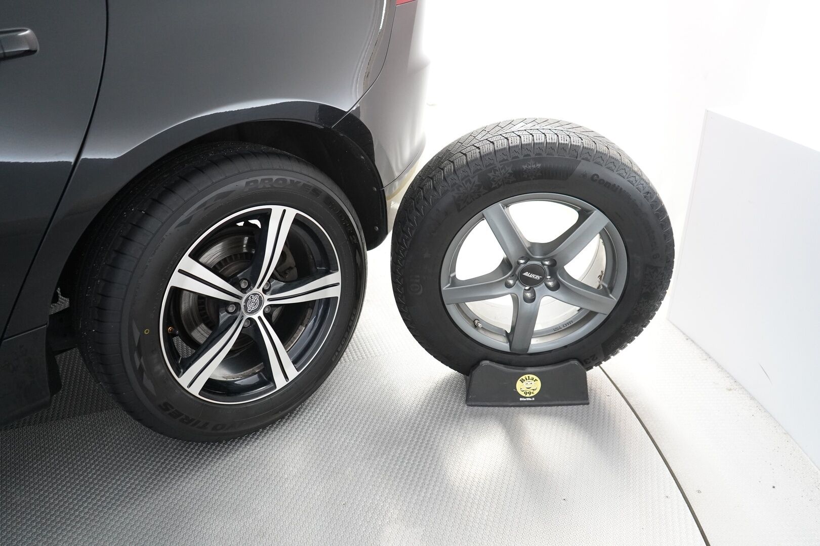 Volvo XC60 2017 D4 AWD Classic Summum aut * ACC / Webasto / Vetokoukku / Muistipenkki / VOC / Blis / Navigointi / Nahkasisusta * - Uudet kesärenkaat / Säännöllinen huoltohistoria / Hyvin varusteltu / Ei AdBlueta
