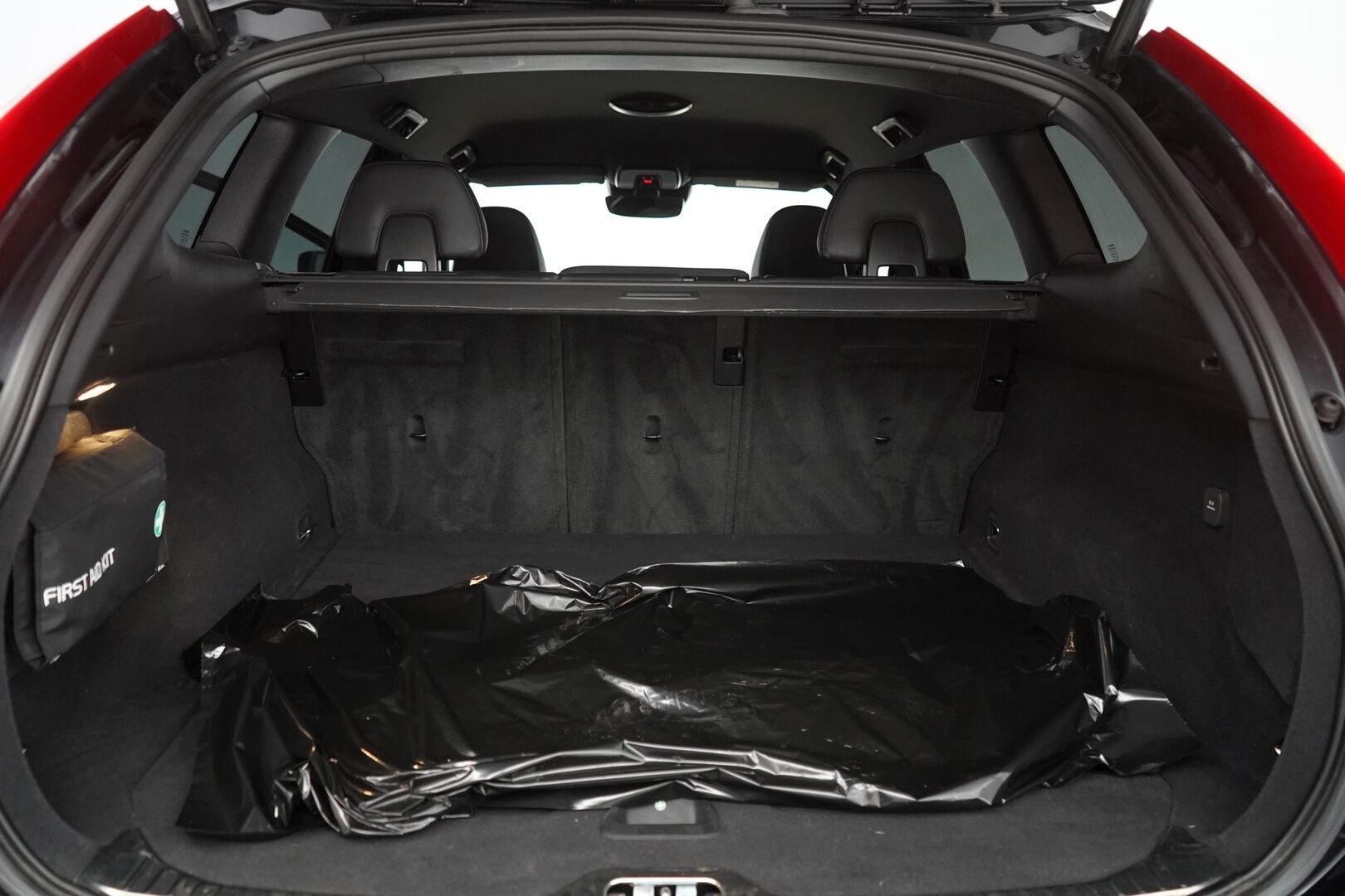 Volvo XC60 2017 D4 AWD Classic Summum aut * ACC / Webasto / Vetokoukku / Muistipenkki / VOC / Blis / Navigointi / Nahkasisusta * - Uudet kesärenkaat / Säännöllinen huoltohistoria / Hyvin varusteltu / Ei AdBlueta