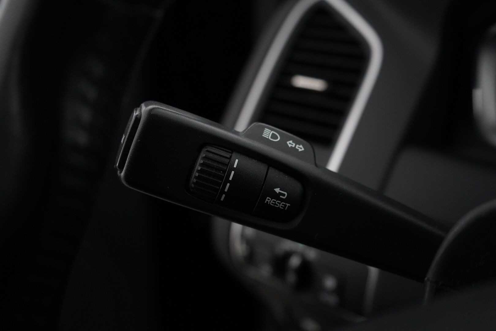 Volvo XC60 2017 D4 AWD Classic Summum aut * ACC / Webasto / Vetokoukku / Muistipenkki / VOC / Blis / Navigointi / Nahkasisusta * - Uudet kesärenkaat / Säännöllinen huoltohistoria / Hyvin varusteltu / Ei AdBlueta