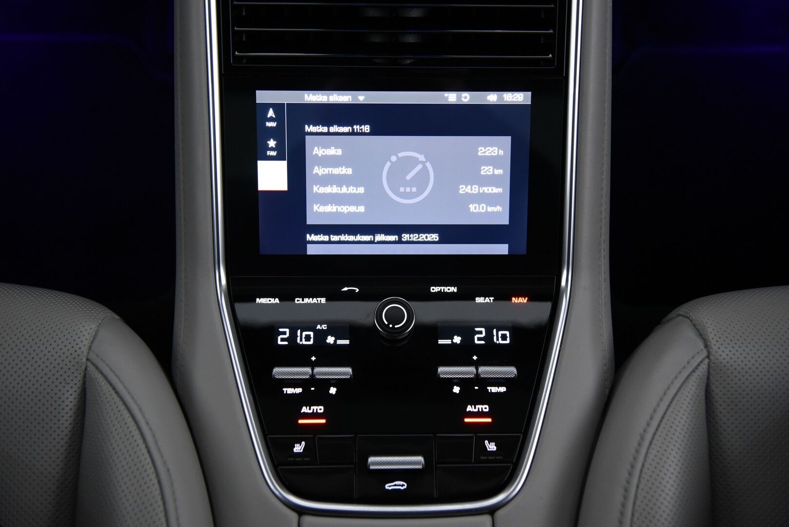 Porsche Panamera 2018 4 E-Hybrid / Huippuvarusteet / ACC / Sport-putk. / BOSE / Crayon nahat / Panorama / Matrix PDLS+ / Imuovet / 14-penk. / - / Upea kokonaisuus / Todella siisti / Merkkihuollettu / Ilmastoidut etuistuimet hieronnalla! / 360-kam. /