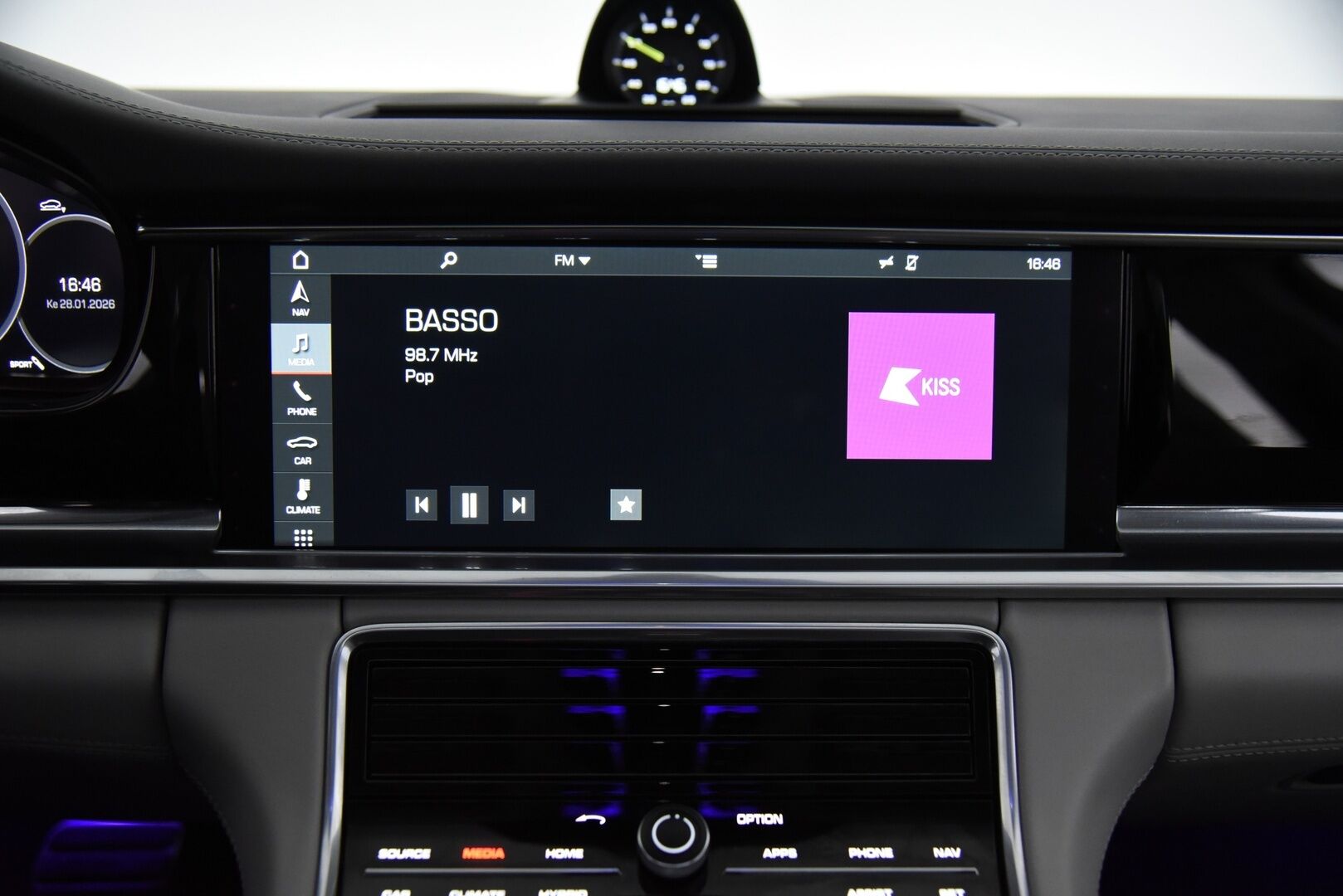 Porsche Panamera 2018 4 E-Hybrid / Huippuvarusteet / ACC / Sport-putk. / BOSE / Crayon nahat / Panorama / Matrix PDLS+ / Imuovet / 14-penk. / - / Upea kokonaisuus / Todella siisti / Merkkihuollettu / Ilmastoidut etuistuimet hieronnalla! / 360-kam. /