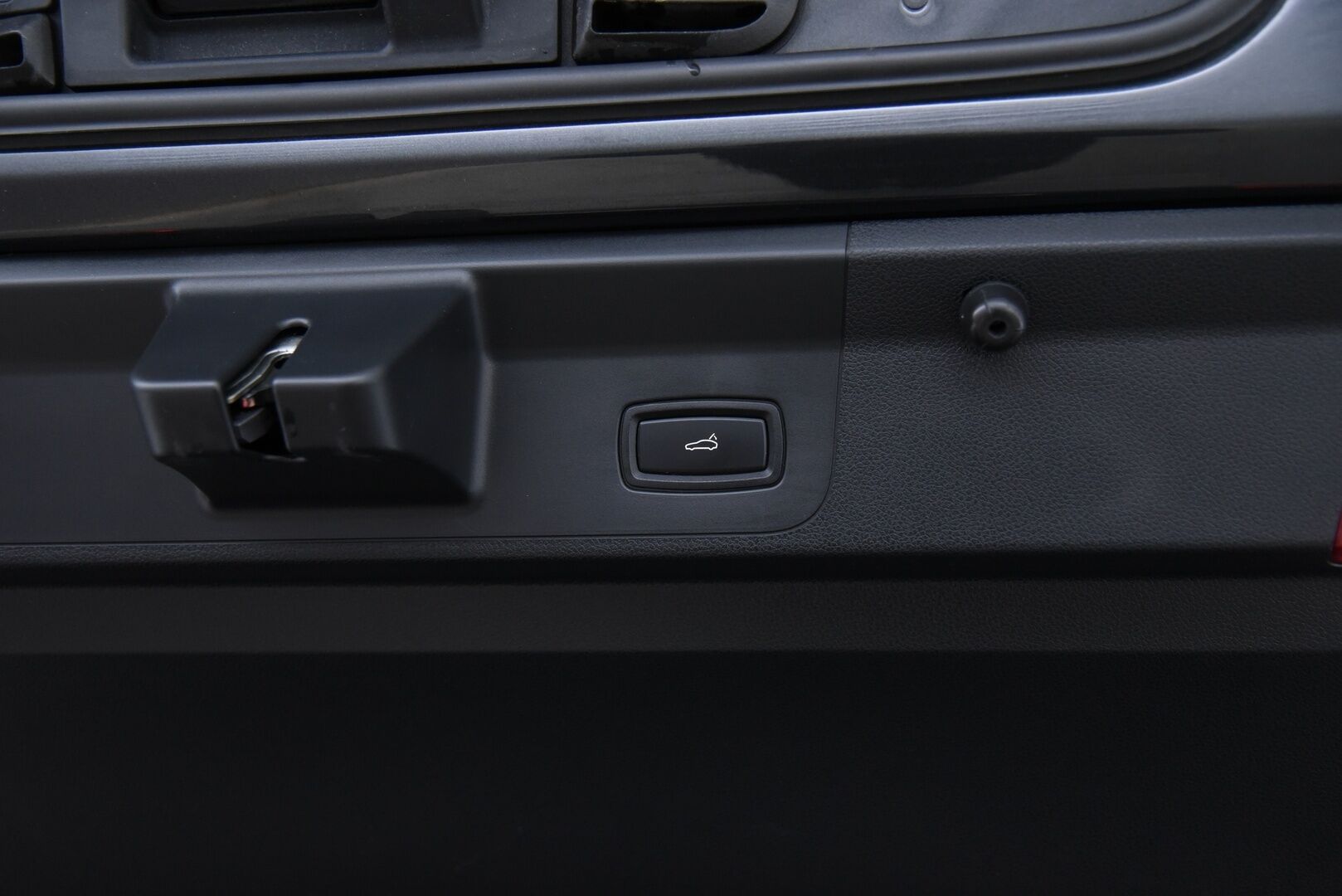 Porsche Panamera 2018 4 E-Hybrid / Huippuvarusteet / ACC / Sport-putk. / BOSE / Crayon nahat / Panorama / Matrix PDLS+ / Imuovet / 14-penk. / - / Upea kokonaisuus / Todella siisti / Merkkihuollettu / Ilmastoidut etuistuimet hieronnalla! / 360-kam. /