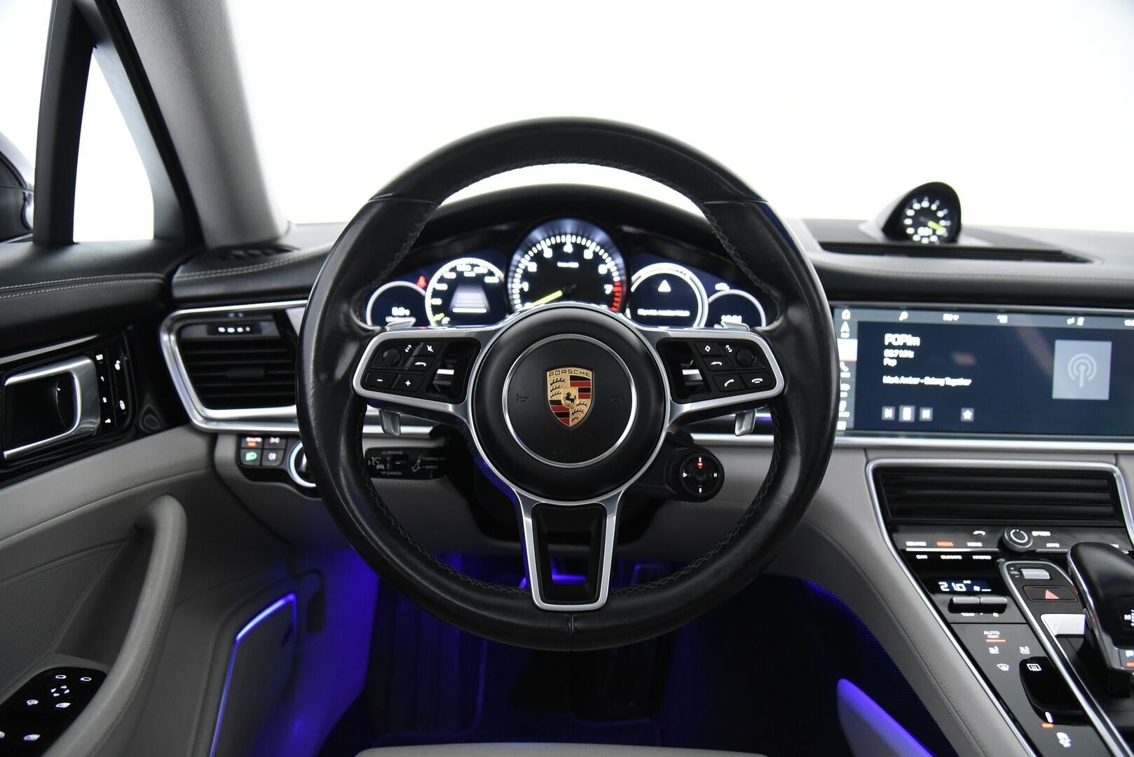 Porsche Panamera 2018 4 E-Hybrid / Huippuvarusteet / ACC / Sport-putk. / BOSE / Crayon nahat / Panorama / Matrix PDLS+ / Imuovet / 14-penk. / - / Upea kokonaisuus / Todella siisti / Merkkihuollettu / Ilmastoidut etuistuimet hieronnalla! / 360-kam. /