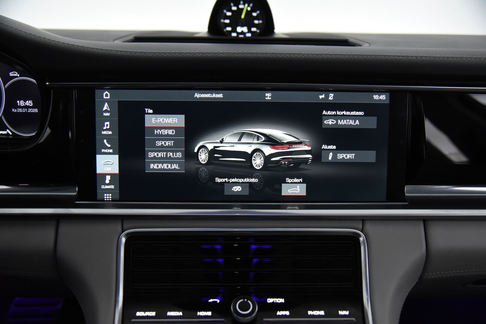 Porsche Panamera 2018 4 E-Hybrid / Huippuvarusteet / ACC / Sport-putk. / BOSE / Crayon nahat / Panorama / Matrix PDLS+ / Imuovet / 14-penk. / - / Upea kokonaisuus / Todella siisti / Merkkihuollettu / Ilmastoidut etuistuimet hieronnalla! / 360-kam. /