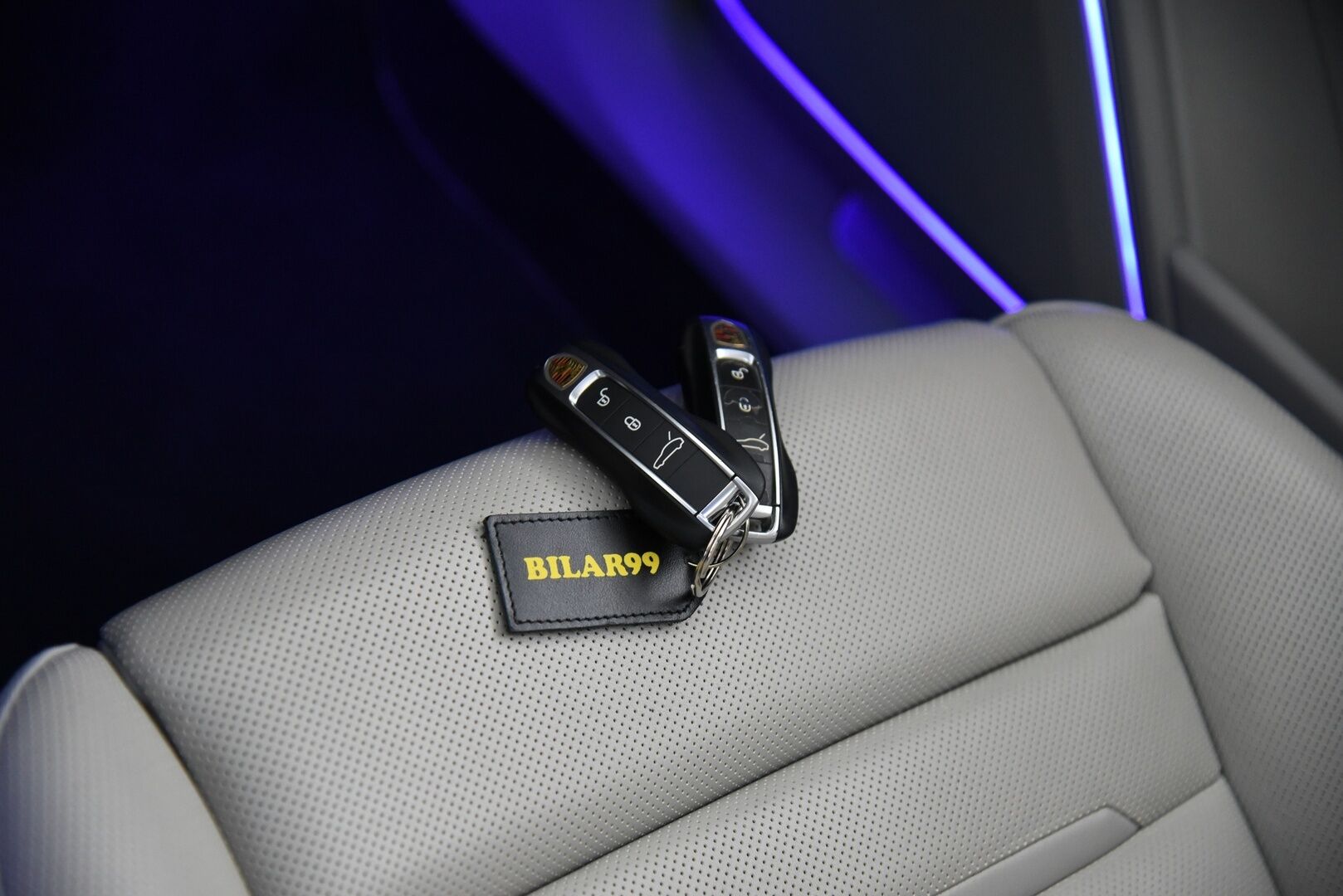 Porsche Panamera 2018 4 E-Hybrid / Huippuvarusteet / ACC / Sport-putk. / BOSE / Crayon nahat / Panorama / Matrix PDLS+ / Imuovet / 14-penk. / - / Upea kokonaisuus / Todella siisti / Merkkihuollettu / Ilmastoidut etuistuimet hieronnalla! / 360-kam. /