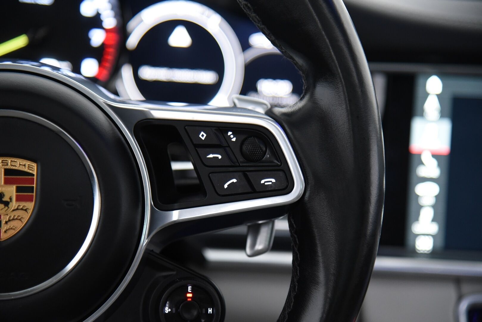 Porsche Panamera 2018 4 E-Hybrid / Huippuvarusteet / ACC / Sport-putk. / BOSE / Crayon nahat / Panorama / Matrix PDLS+ / Imuovet / 14-penk. / - / Upea kokonaisuus / Todella siisti / Merkkihuollettu / Ilmastoidut etuistuimet hieronnalla! / 360-kam. /