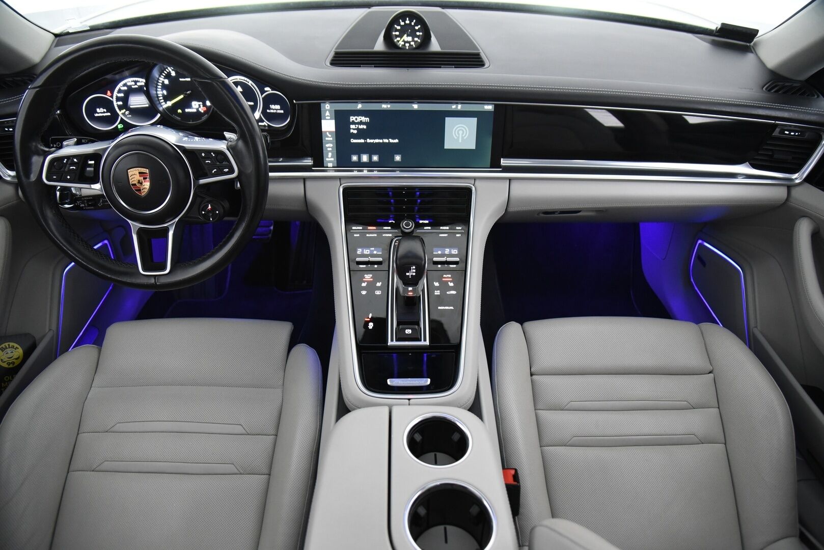 Porsche Panamera 2018 4 E-Hybrid / Huippuvarusteet / ACC / Sport-putk. / BOSE / Crayon nahat / Panorama / Matrix PDLS+ / Imuovet / 14-penk. / - / Upea kokonaisuus / Todella siisti / Merkkihuollettu / Ilmastoidut etuistuimet hieronnalla! / 360-kam. /