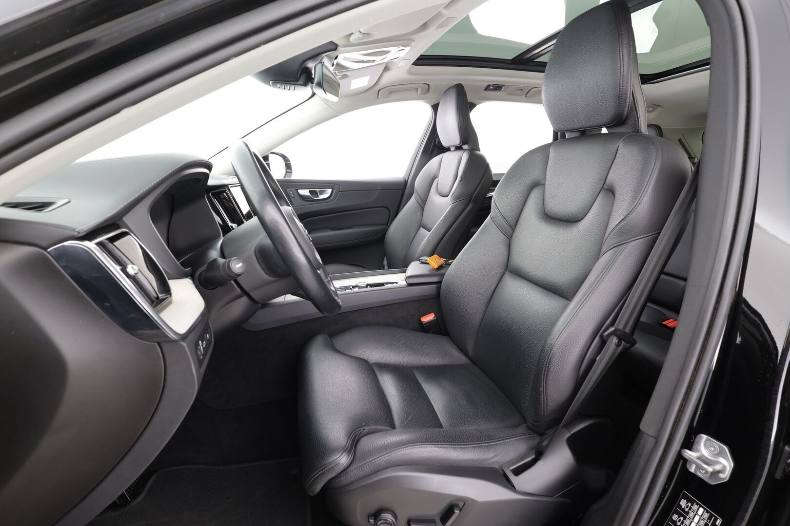 Volvo XC60 2021 T6 TwE AWD Business Inscription aut. - | ACC | Webasto | LED | Panorama | High performance audio | Muistipenkki | Keyless | Apple&Android | 1.Om Suomi-auto | Kahdet Renkaat |