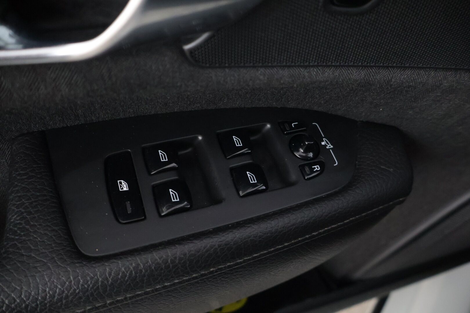 Volvo V90 2017 D3 Business YritysOutlet - Myydään vain yrityksille * Pilot Assist / Webasto / Vetokoukku / Ratin lämmitys * - 2x renkaat / Hihna vaihdettu 350tkm kohdalla / Ei AdBlueta!