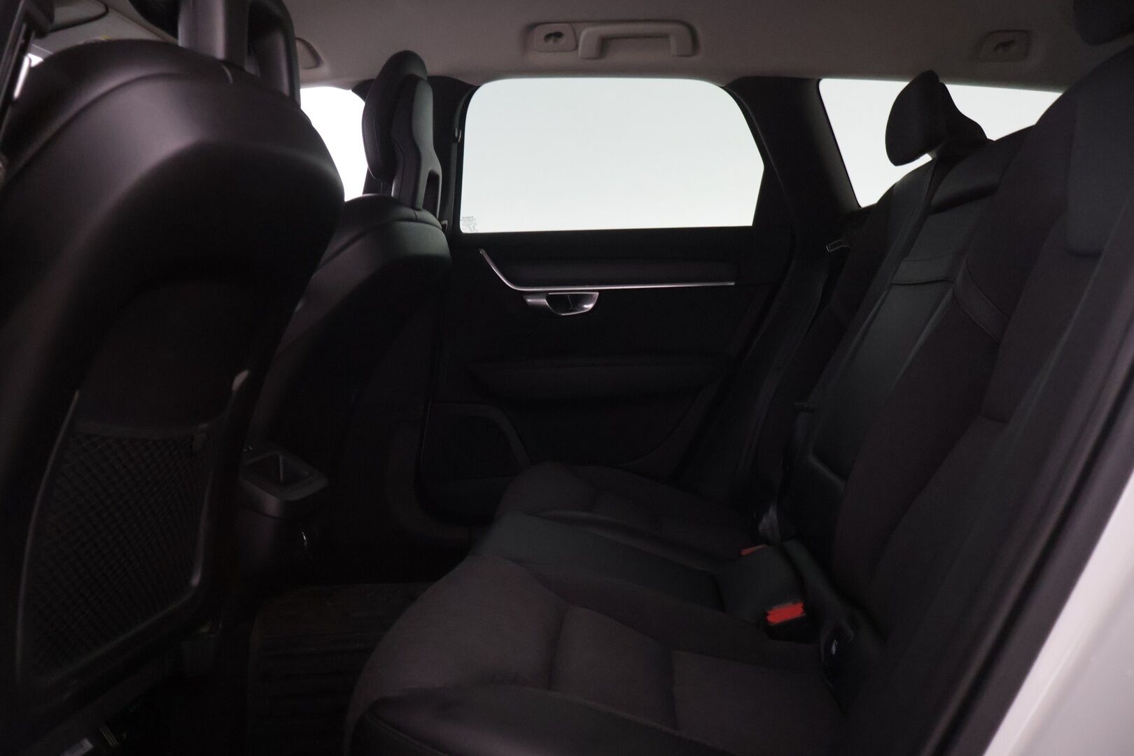 Volvo V90 2017 D3 Business YritysOutlet - Myydään vain yrityksille * Pilot Assist / Webasto / Vetokoukku / Ratin lämmitys * - 2x renkaat / Hihna vaihdettu 350tkm kohdalla / Ei AdBlueta!