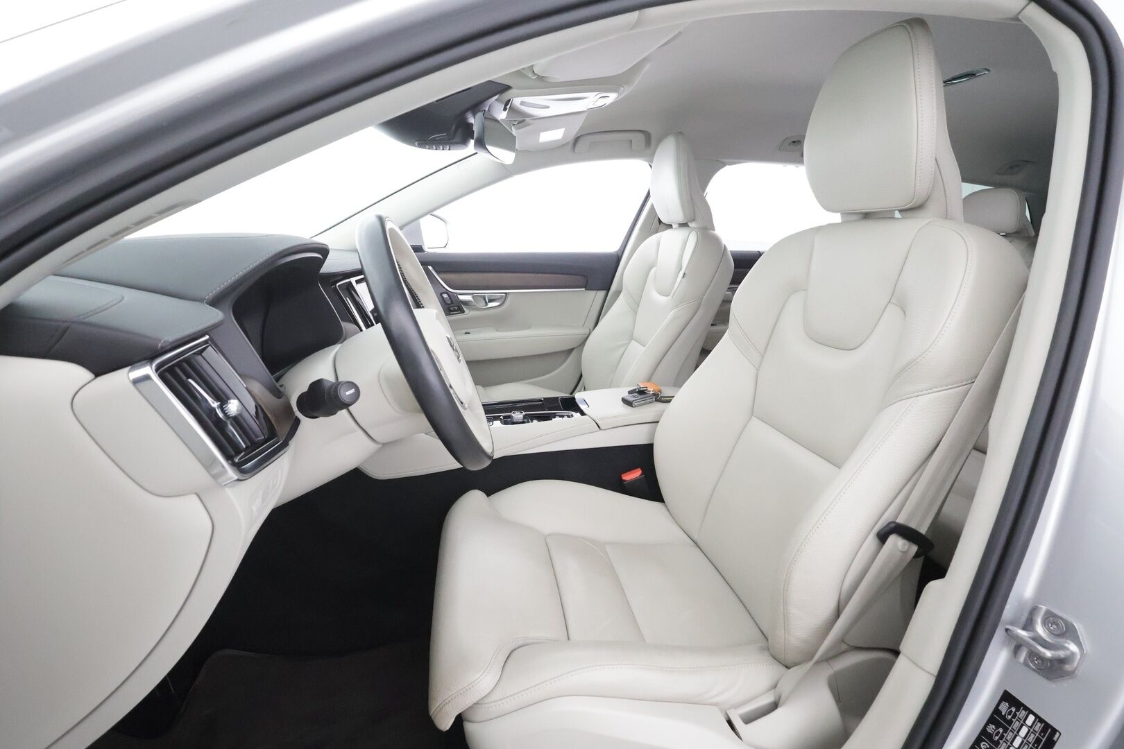 Volvo V90 2021 T6 TwE AWD Business Inscription aut - | ACC | Webasto | Koukku | H&K | Full-LED | Muistipenkit | BLIS | P.Kamera | Navi | Sporttinahat | Keyless | Ratinlämmitin | Suomi-auto | Kahdet renkaat aluvanteilla | Merkkihuollettu | 