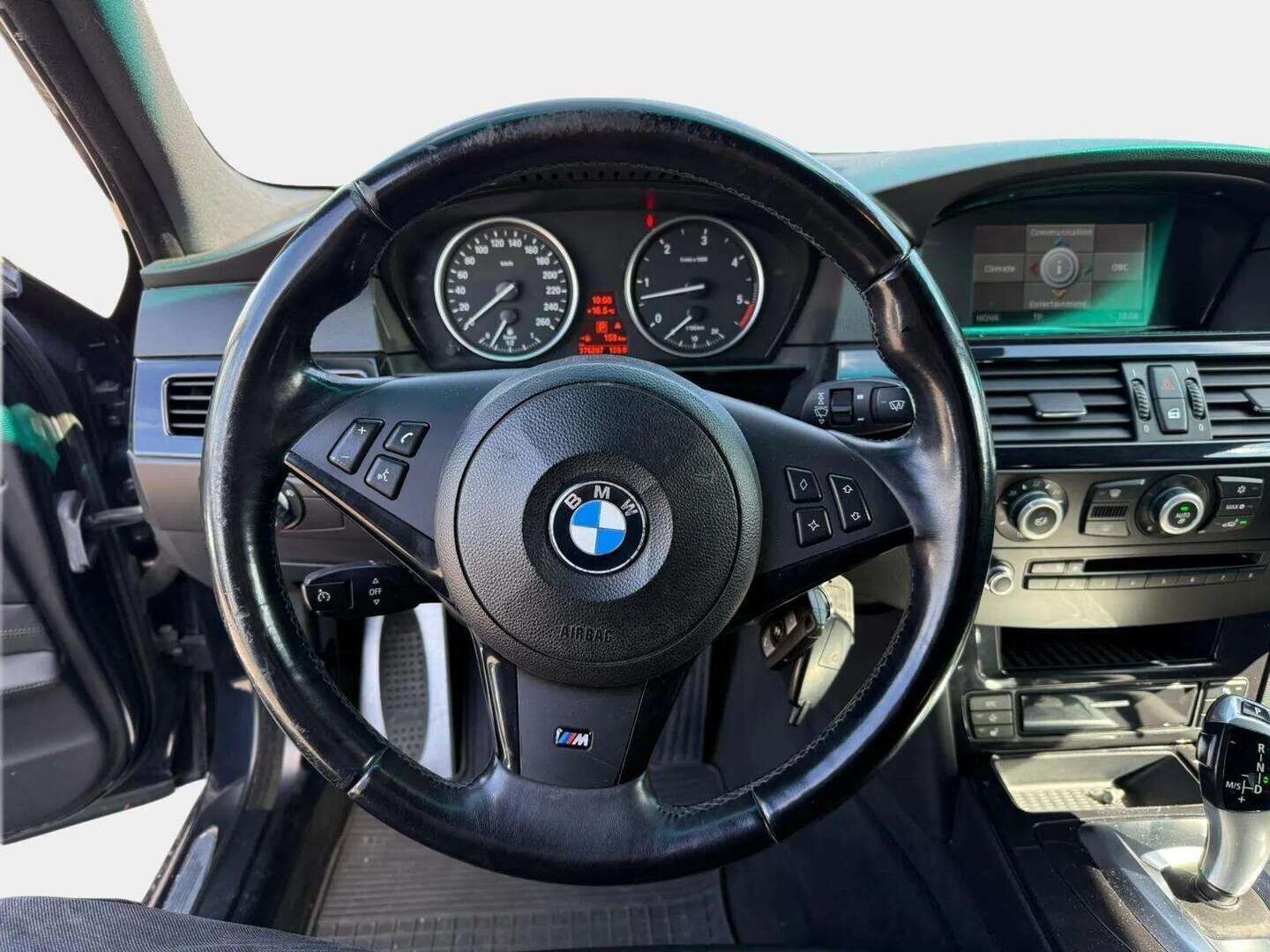 BMW 530 2008 E60 M Sport | YritysOutlet - Myydään vain yrityksille | - | Webasto | 8HP Vaihteisto | Vakkari | Suomi-auto | Hyvät huollot! | Koukku | Prof. Hifi | Comf. Istuimet | Nahat | 2x renkaat&vanteet | Adaptive Xenon | LCI |