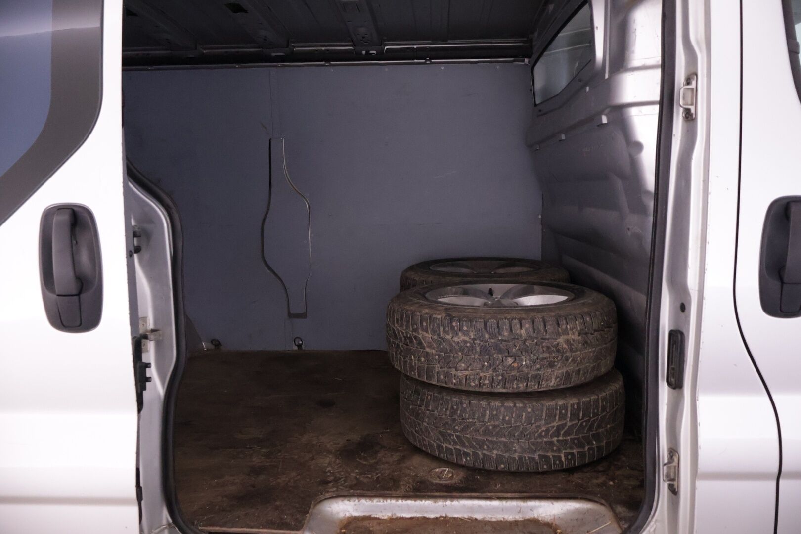 Renault Trafic 2009 TRAFIC FOURGON Umpikorinen - Myydään Huutokaupat.com - | Webasto | Koukku | Ilmastointi | Kahdet Asialliset Renkaat |