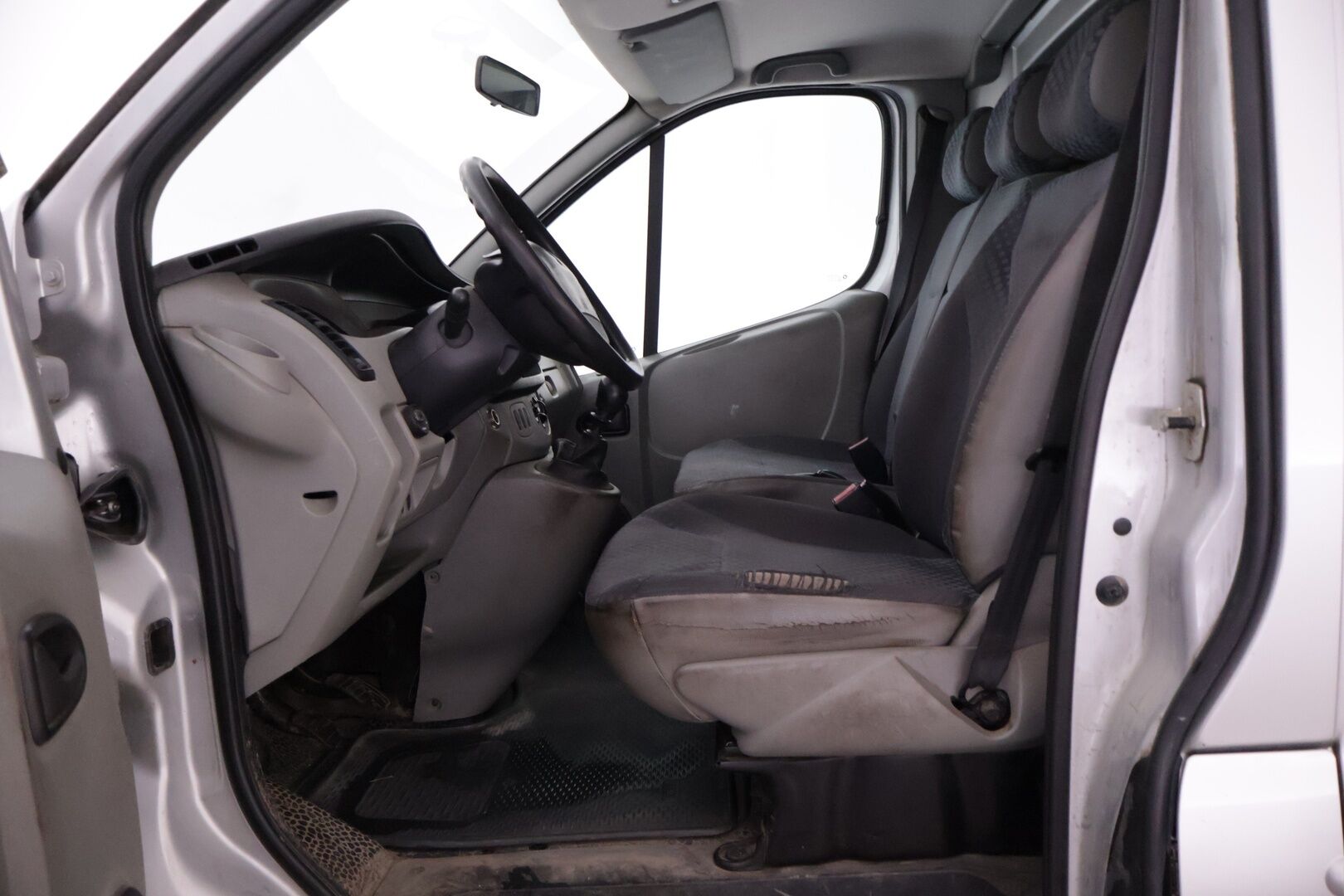Renault Trafic 2009 TRAFIC FOURGON Umpikorinen - Myydään Huutokaupat.com - | Webasto | Koukku | Ilmastointi | Kahdet Asialliset Renkaat |