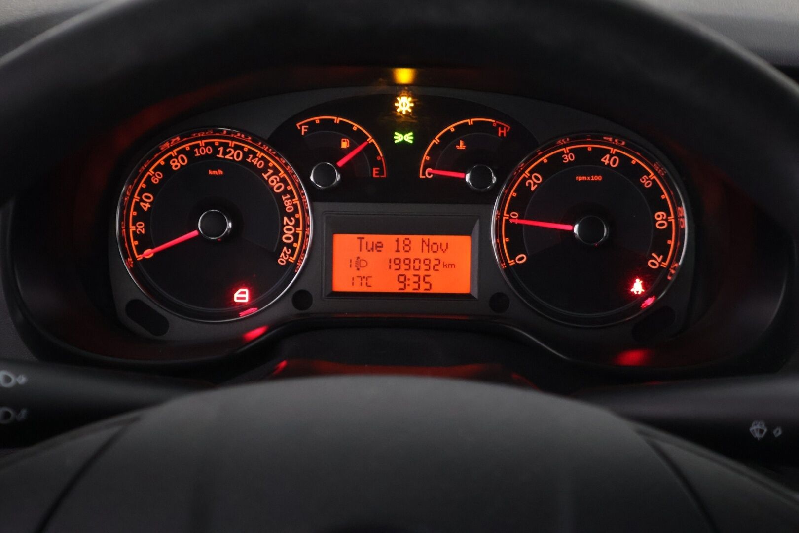 Fiat Linea 2009 1,4 sedan - YritysOutlet - Myydään vain yrityksille - *Suomi-auto / 2-omisteinen / Lohkolämmitin / 2x Renkaat & Vanteet*