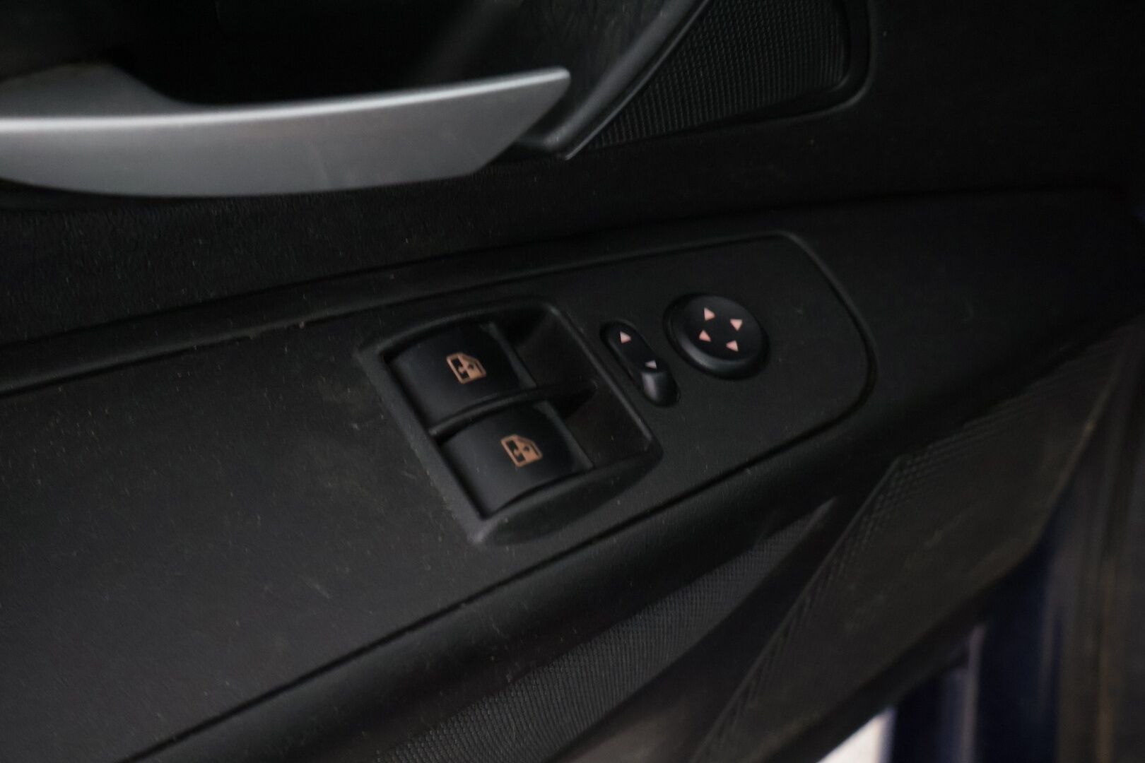 Fiat Linea 2009 1,4 sedan - YritysOutlet - Myydään vain yrityksille - *Suomi-auto / 2-omisteinen / Lohkolämmitin / 2x Renkaat & Vanteet*