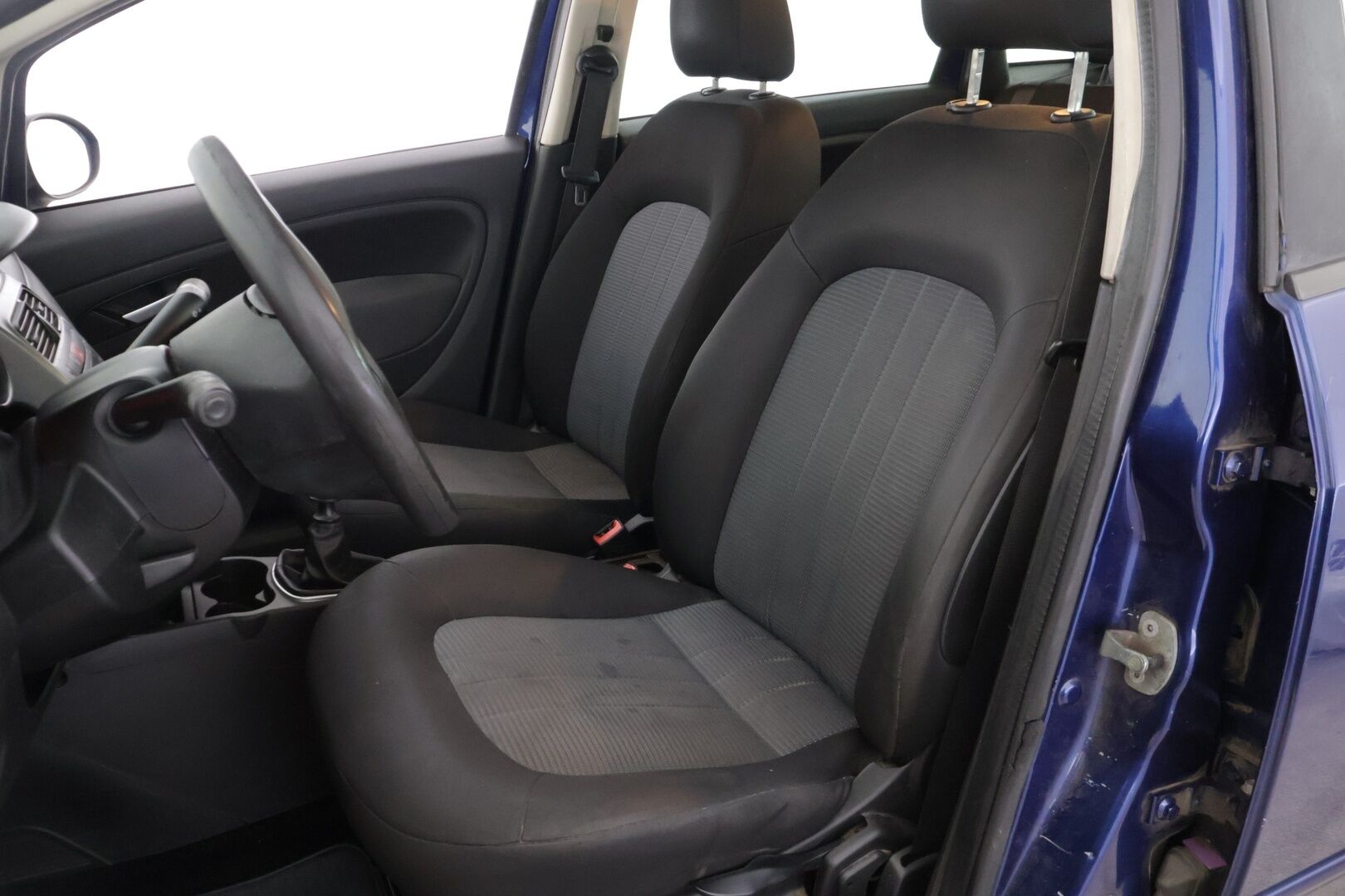 Fiat Linea 2009 1,4 sedan - YritysOutlet - Myydään vain yrityksille - *Suomi-auto / 2-omisteinen / Lohkolämmitin / 2x Renkaat & Vanteet*