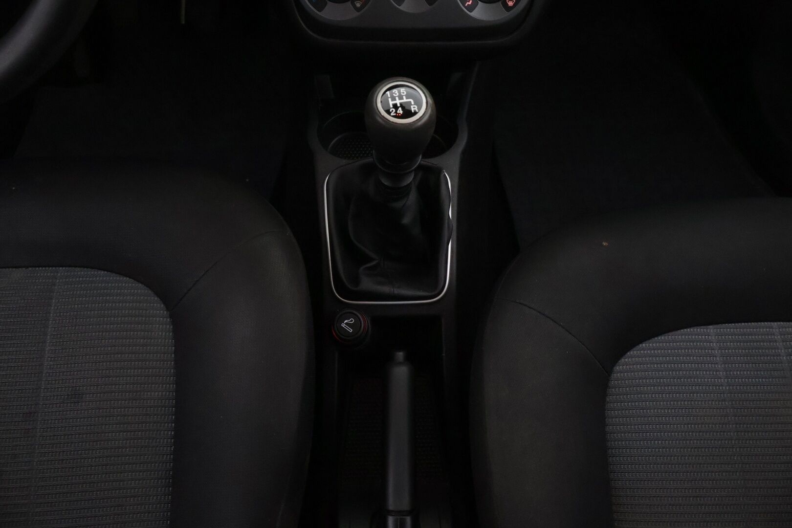 Fiat Linea 2009 1,4 sedan - YritysOutlet - Myydään vain yrityksille - *Suomi-auto / 2-omisteinen / Lohkolämmitin / 2x Renkaat & Vanteet*