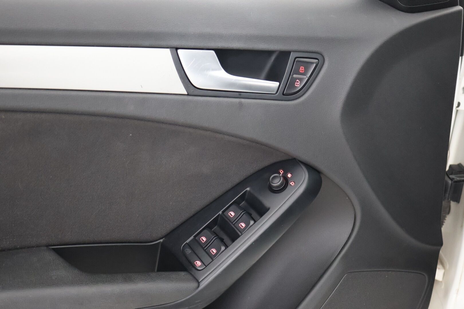 Audi A4 2009 Avant 2,0 TDI (DPF) 125 kW quattro Business - Myydään Huutokaupat.com:issa
