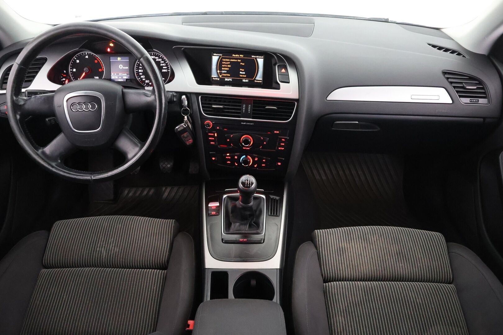 Audi A4 2009 Avant 2,0 TDI (DPF) 125 kW quattro Business - Myydään Huutokaupat.com:issa