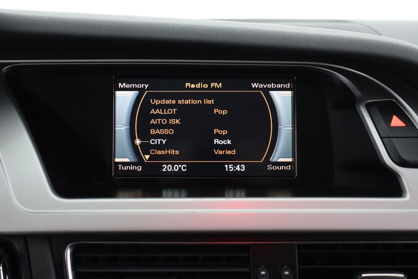 Audi A4 2009 Avant 2,0 TDI (DPF) 125 kW quattro Business - Myydään Huutokaupat.com:issa