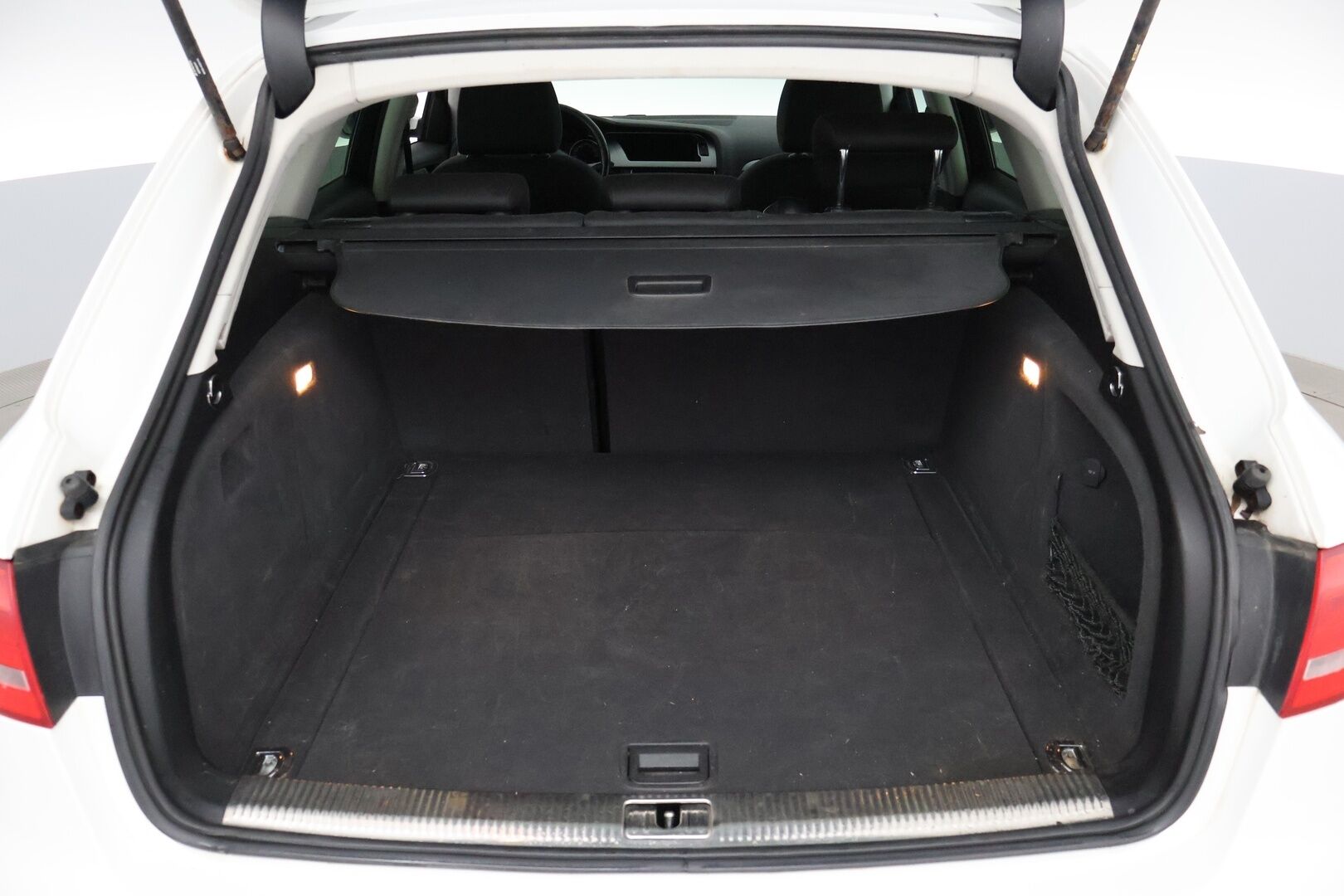 Audi A4 2009 Avant 2,0 TDI (DPF) 125 kW quattro Business - Myydään Huutokaupat.com:issa